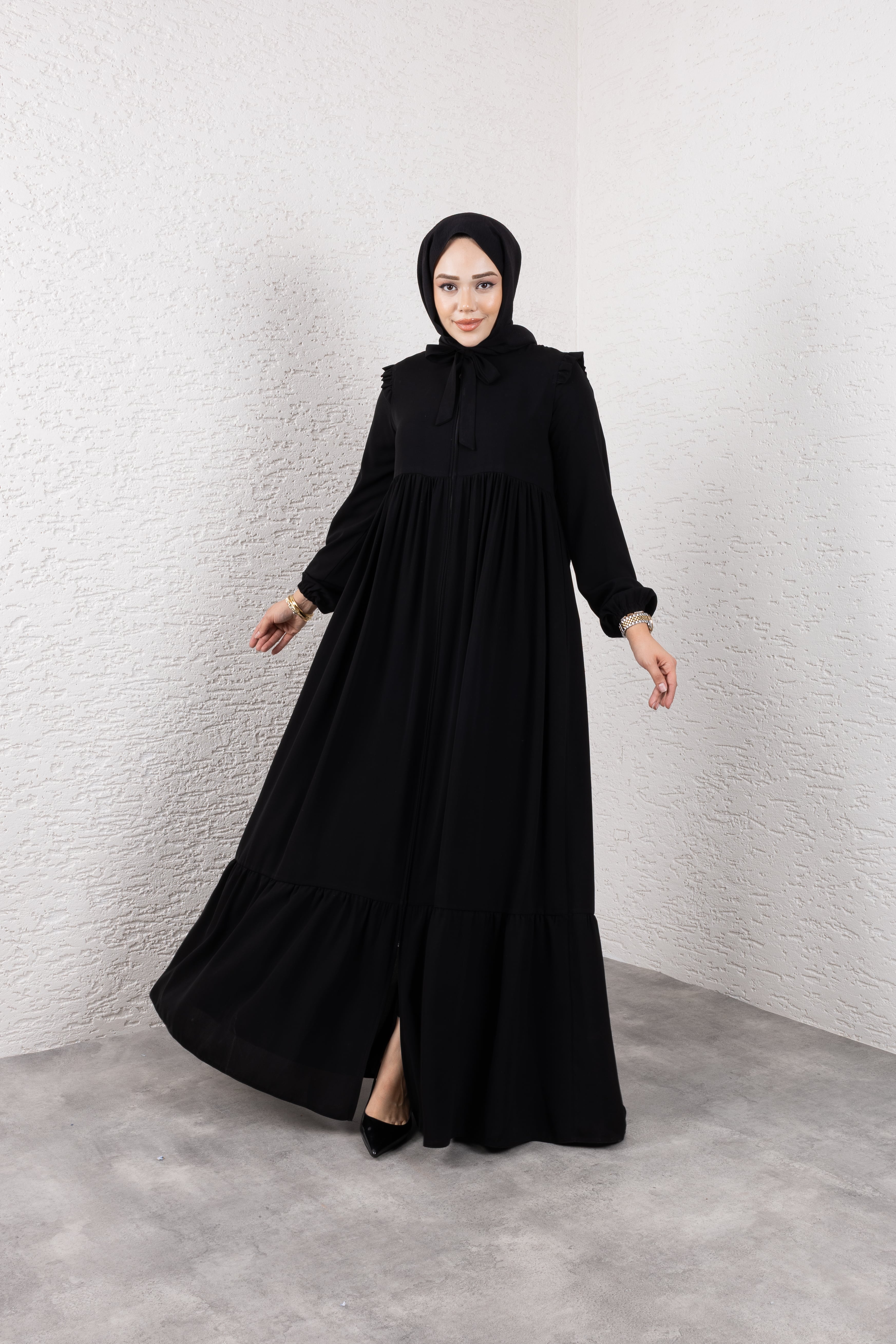 Omuzunu Fırfırlı Ferace