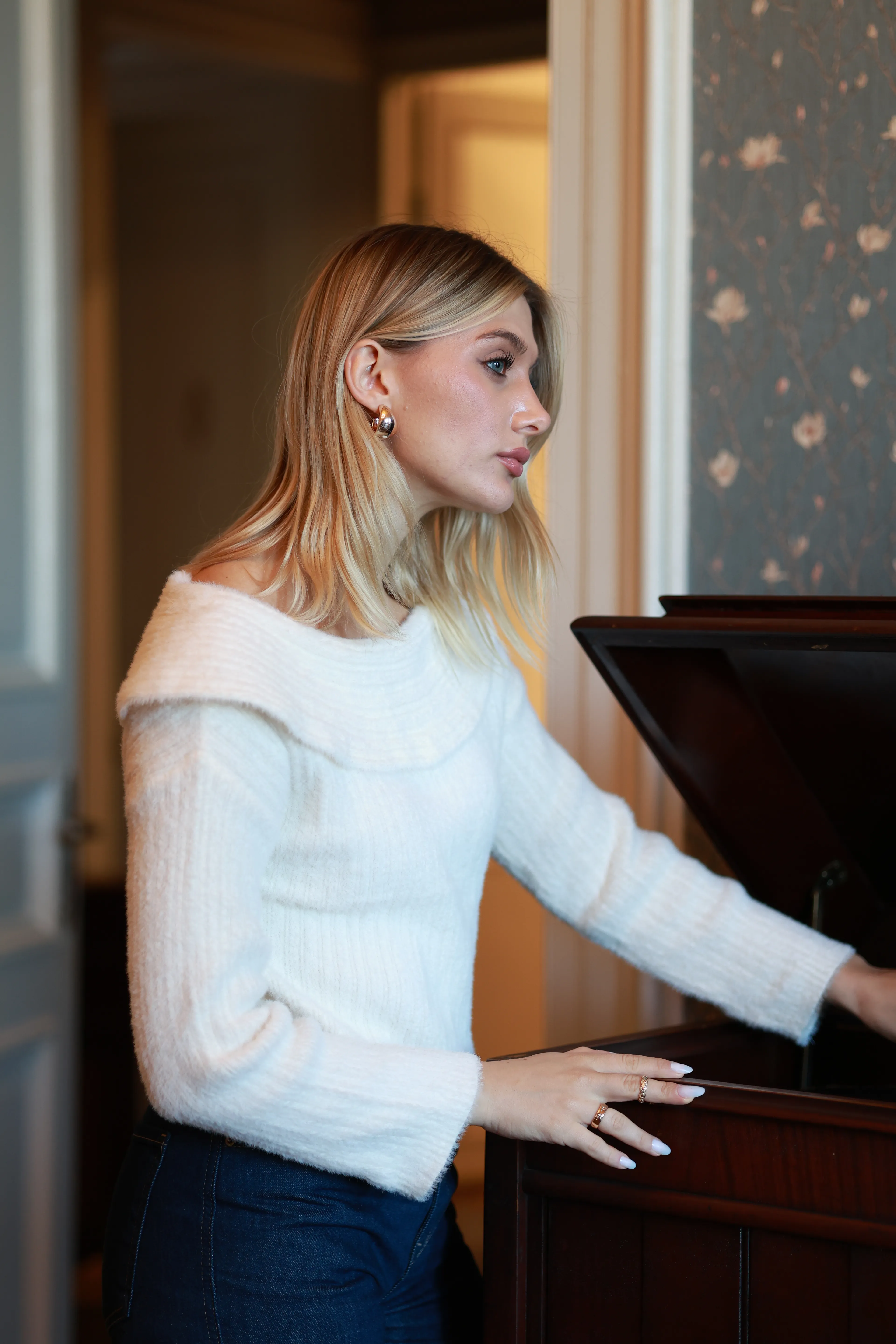 KAYIK YAKA TÜYLÜ KAZAK