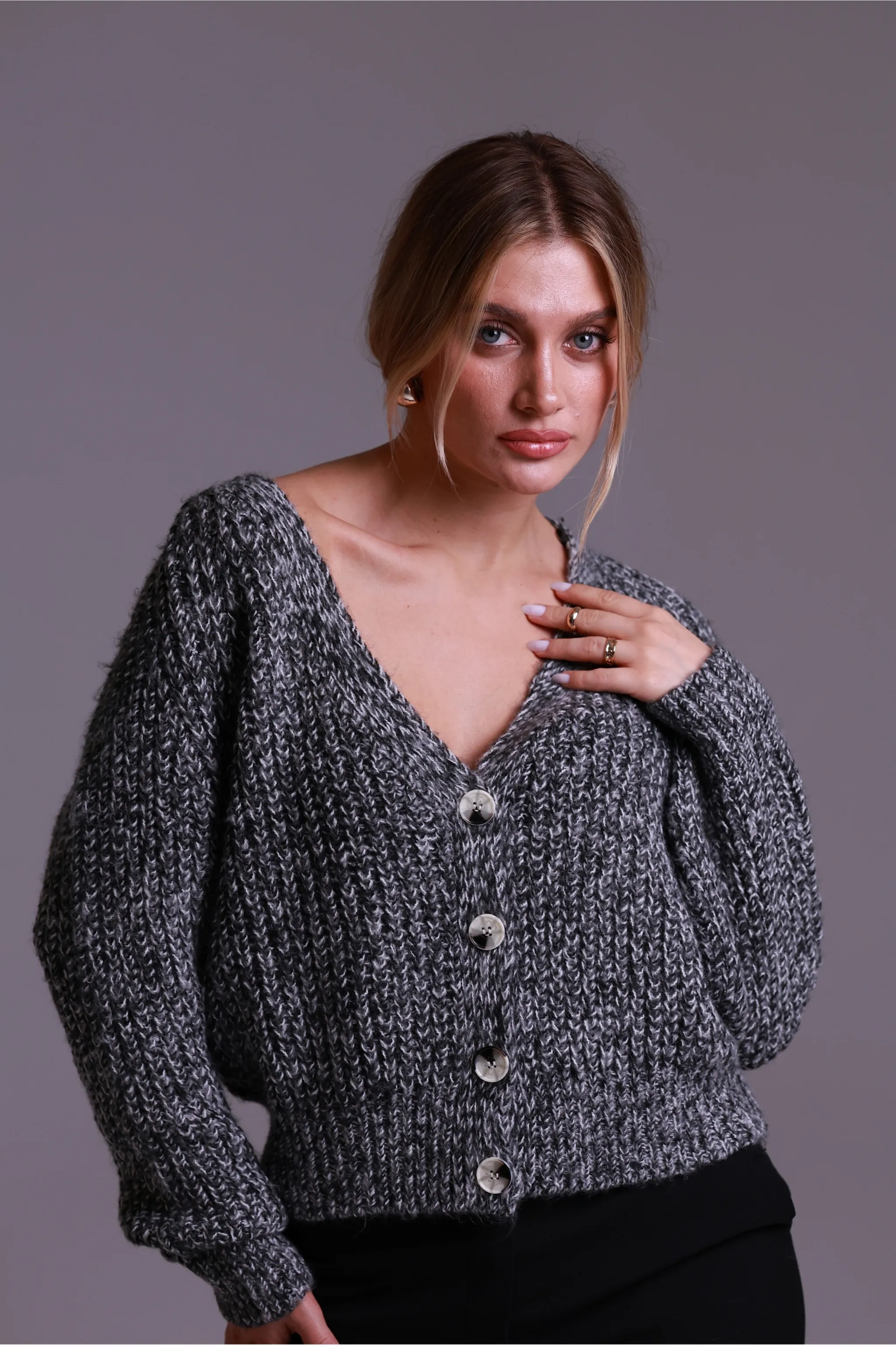 KIRÇILLI DÜĞMELİ HIRKA