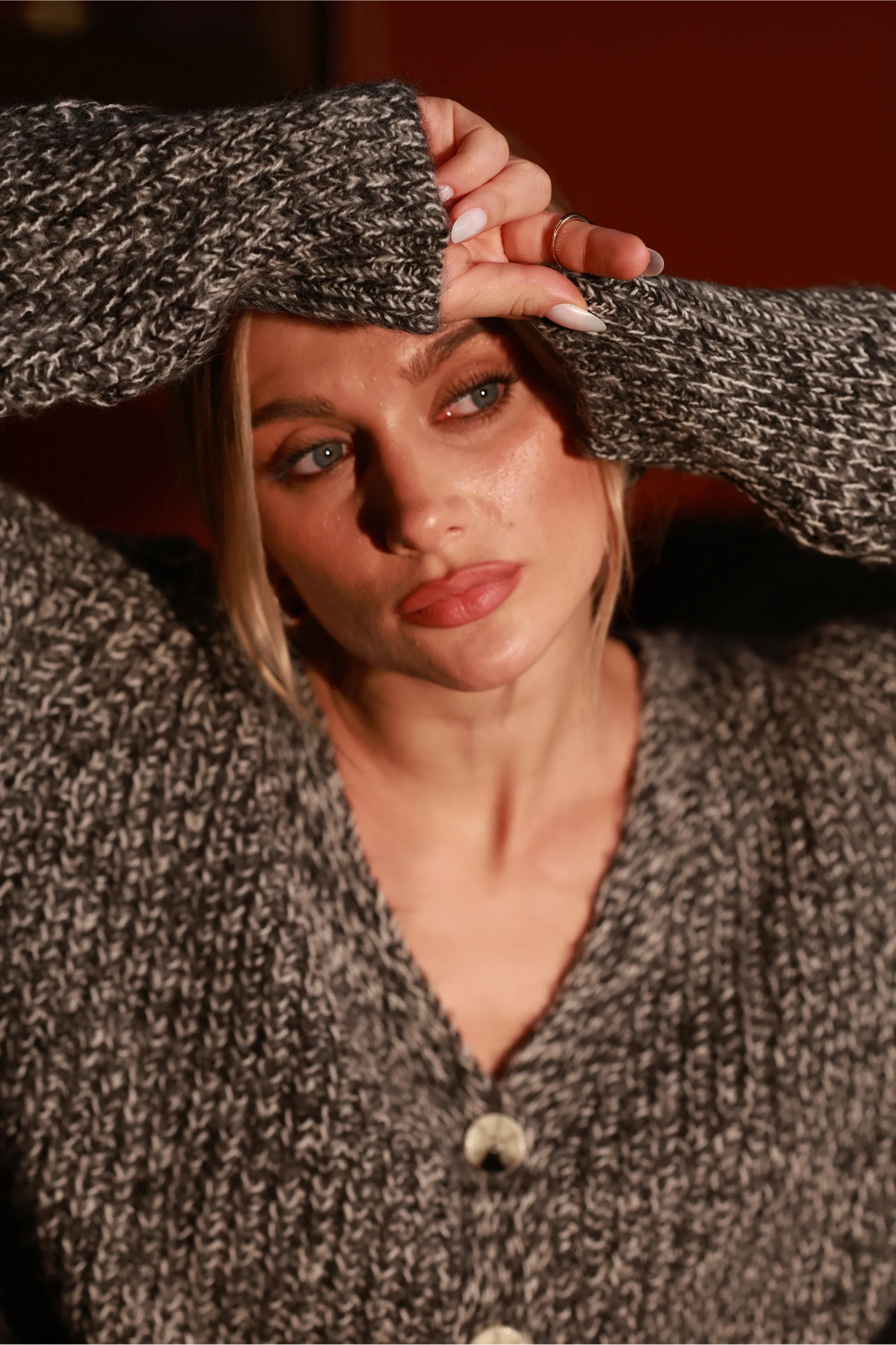 KIRÇILLI DÜĞMELİ HIRKA