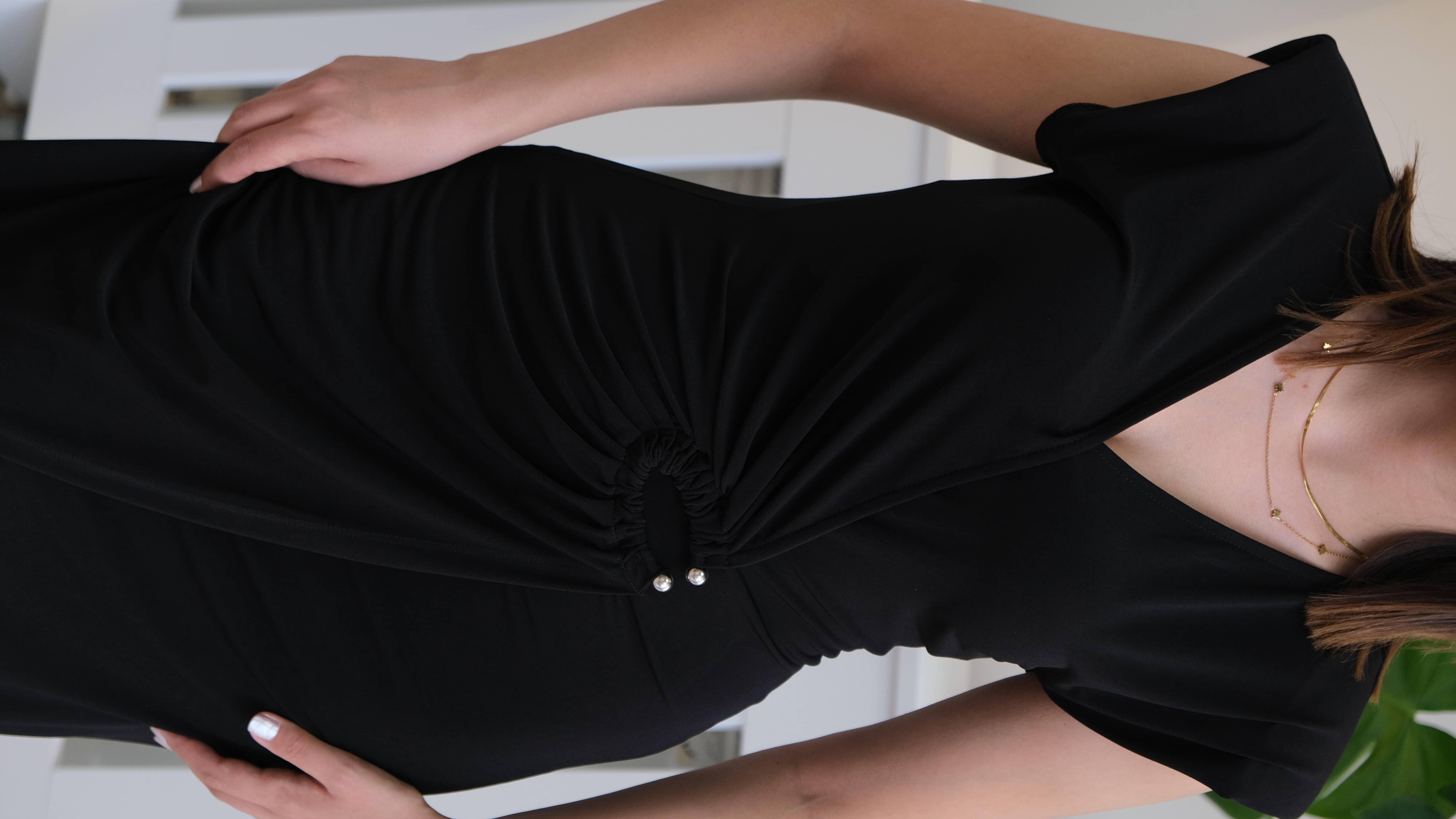 Vatkalı Yan Tokalı Buzi Elbise - Siyah