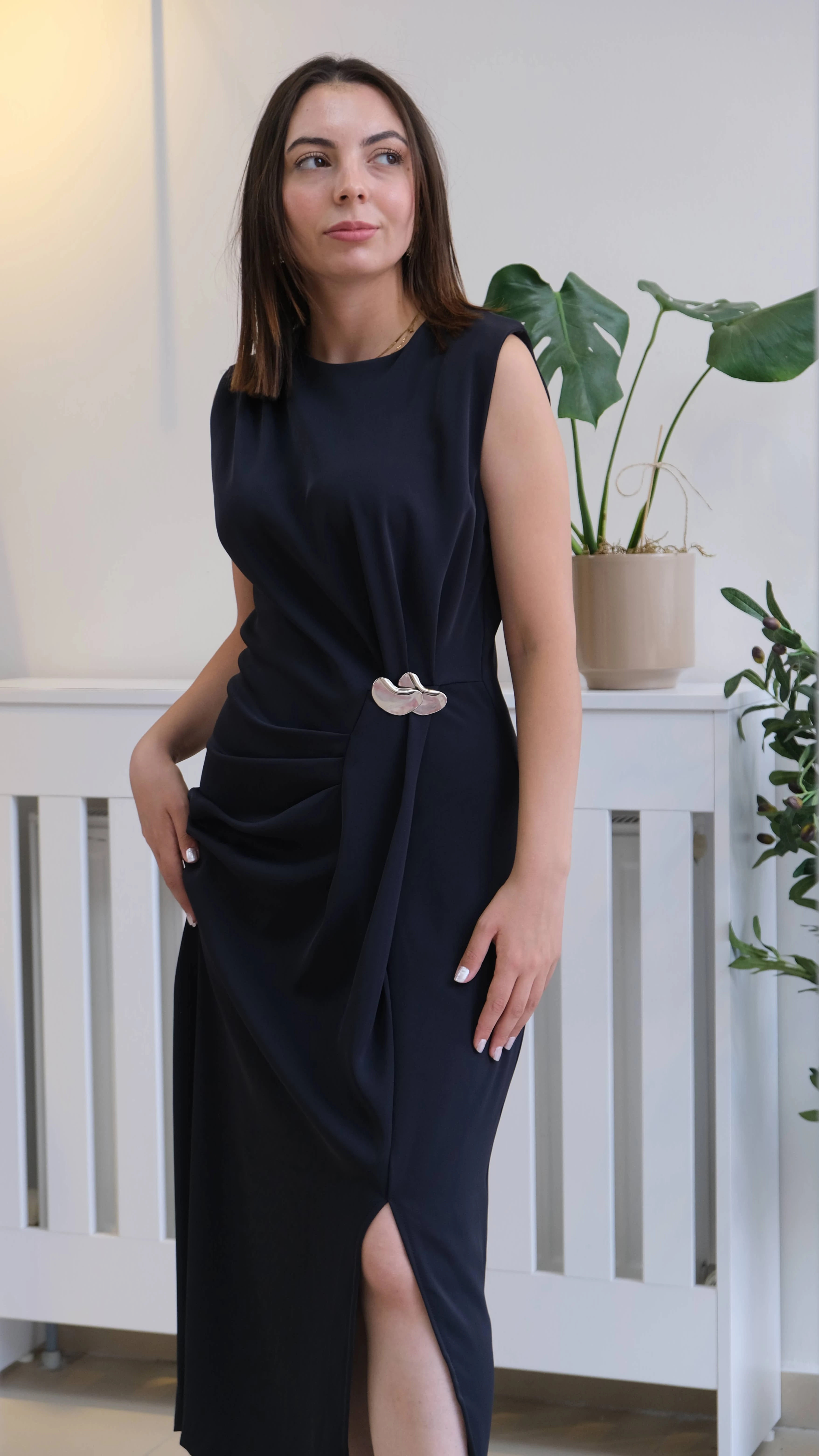 Kolsuz Yan Pileli Elbise - Lacivert