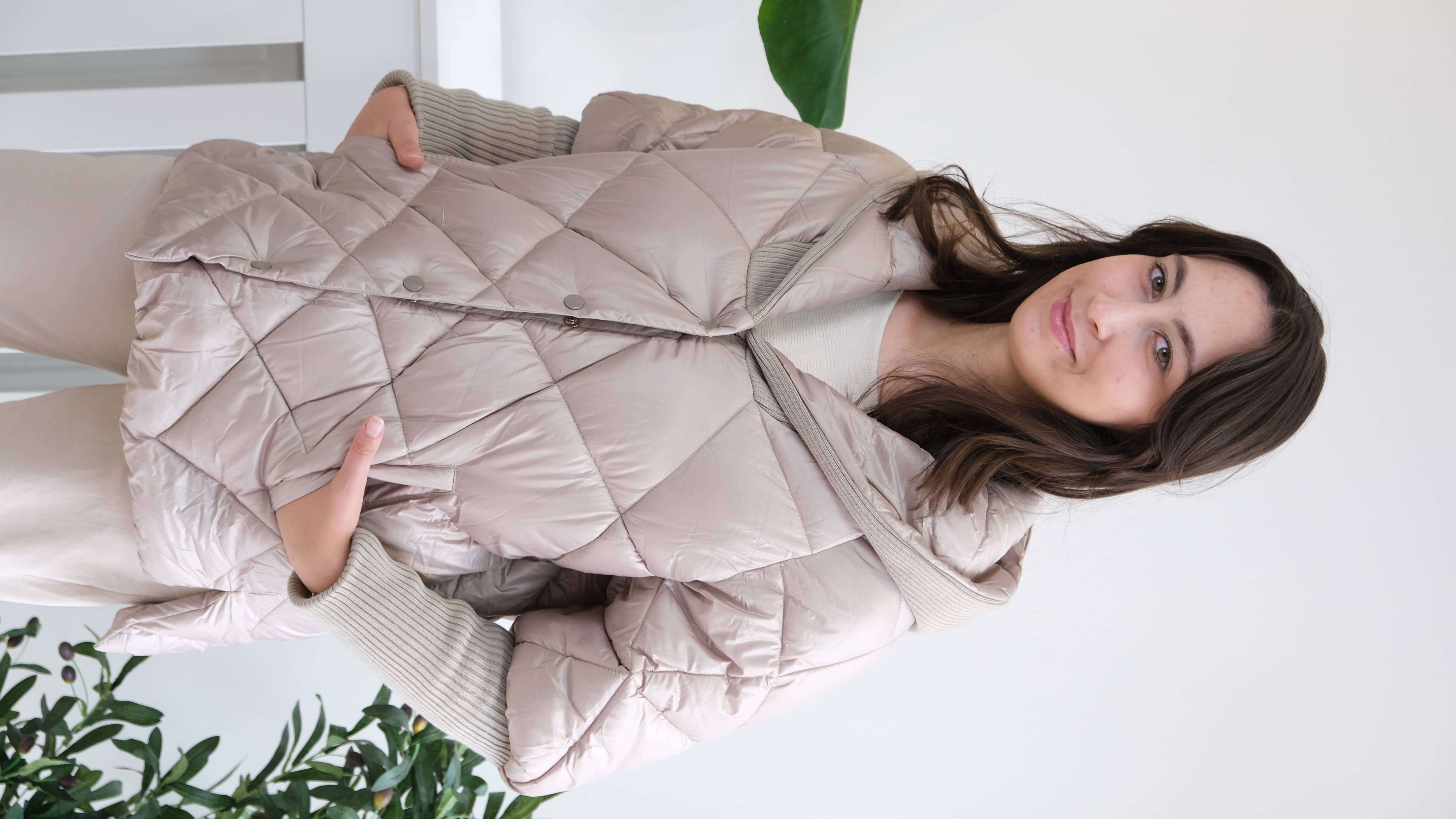 İtalyan Kolları Ve Kapüşonu Trikolu Baklava Desenli Mont - Bej