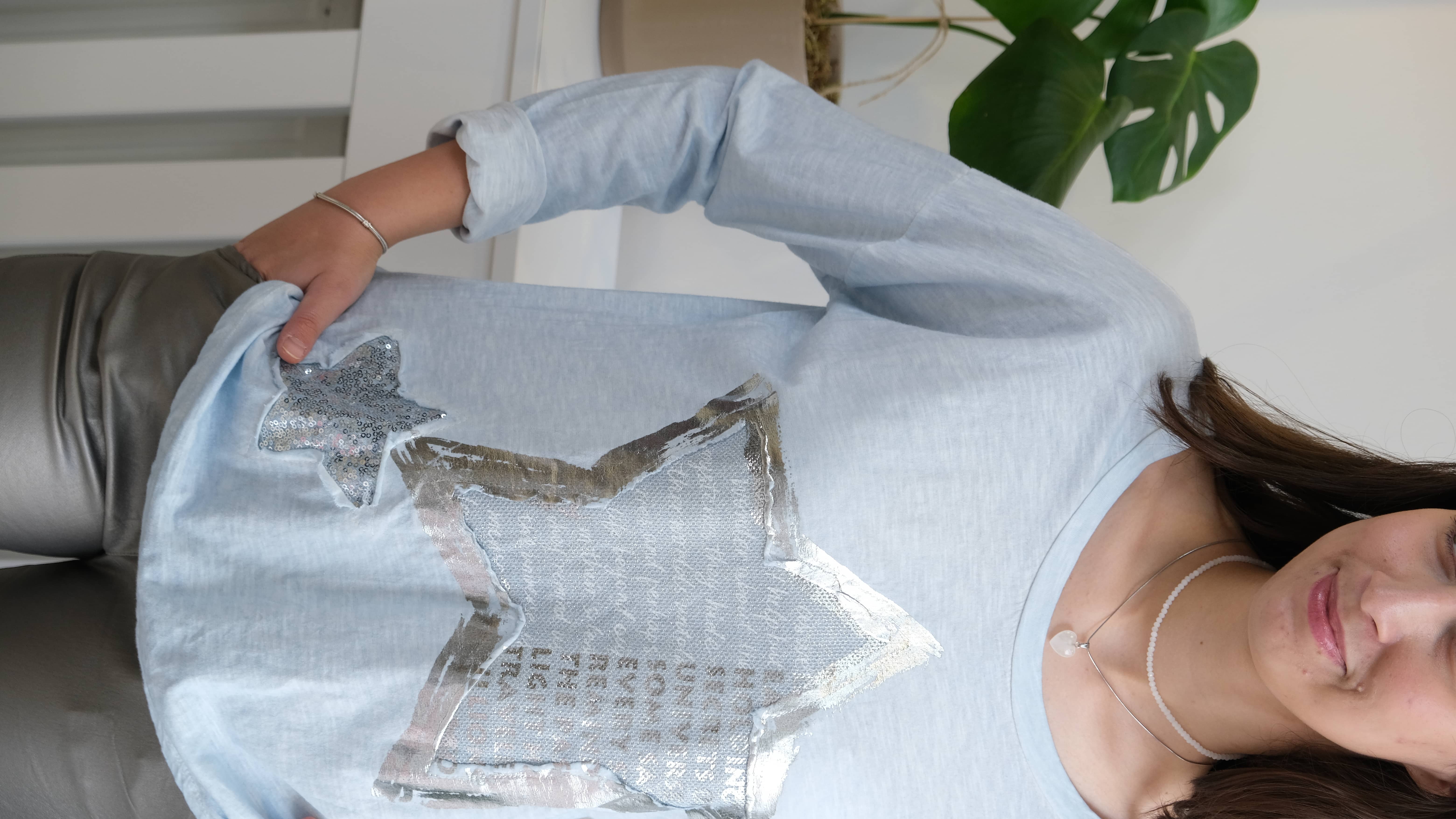  İtalyan Yıldız Detaylı Penye Bluz