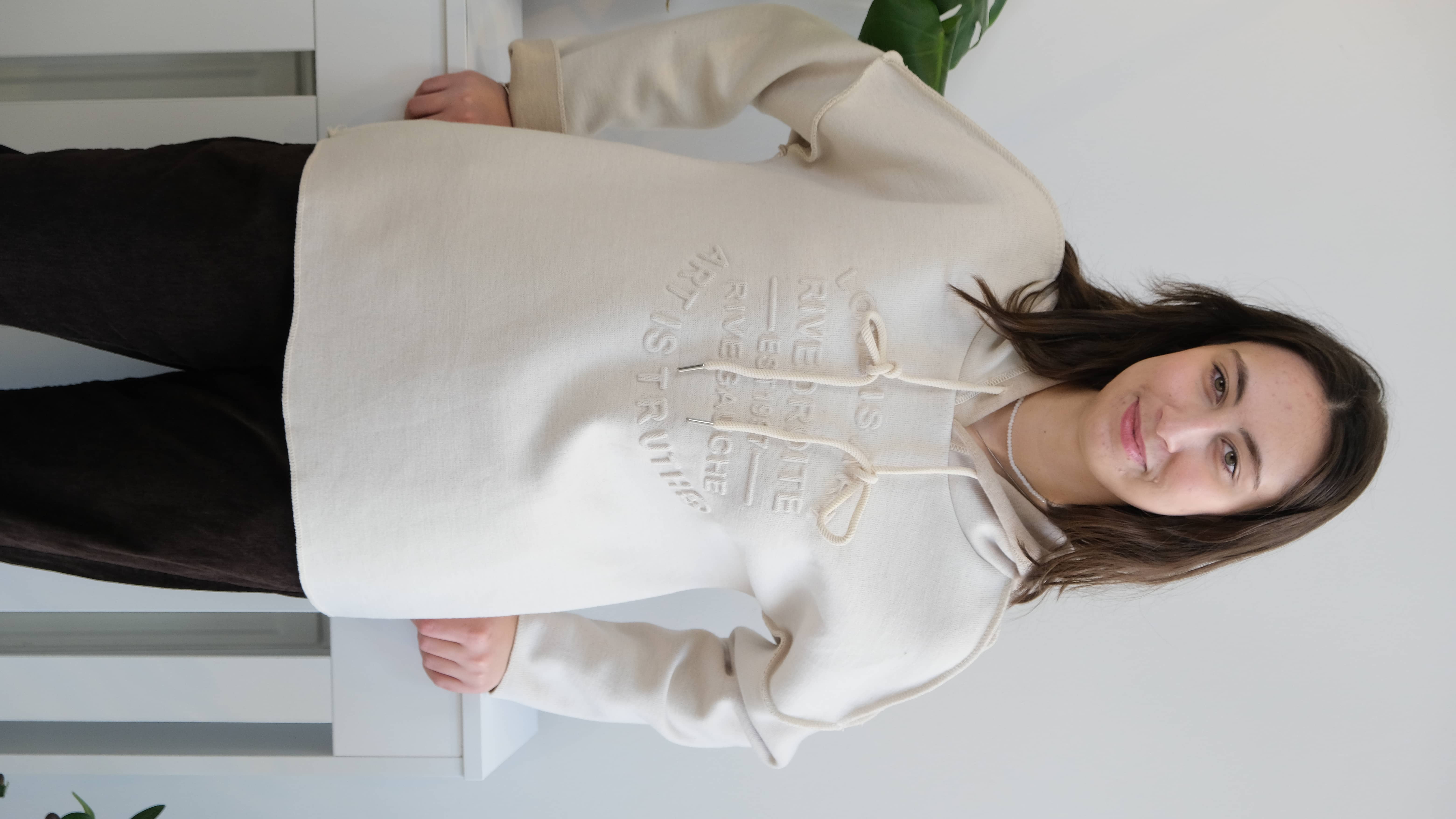 İtalyan Kapüşonlu Kabartma Yazı Detaylı Çelik  Örgü Sweet