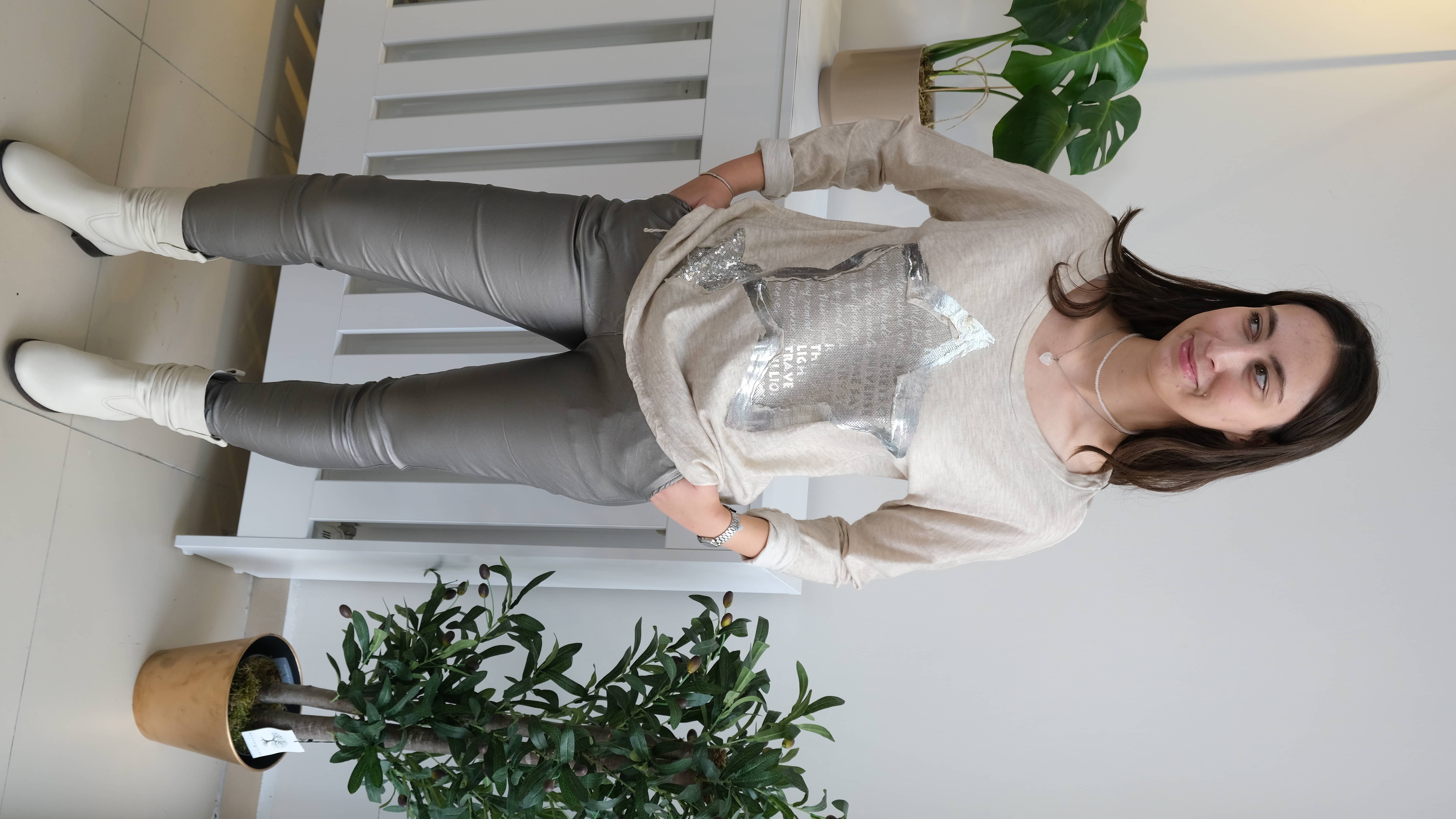  İtalyan Yıldız Detaylı Penye Bluz - Bej