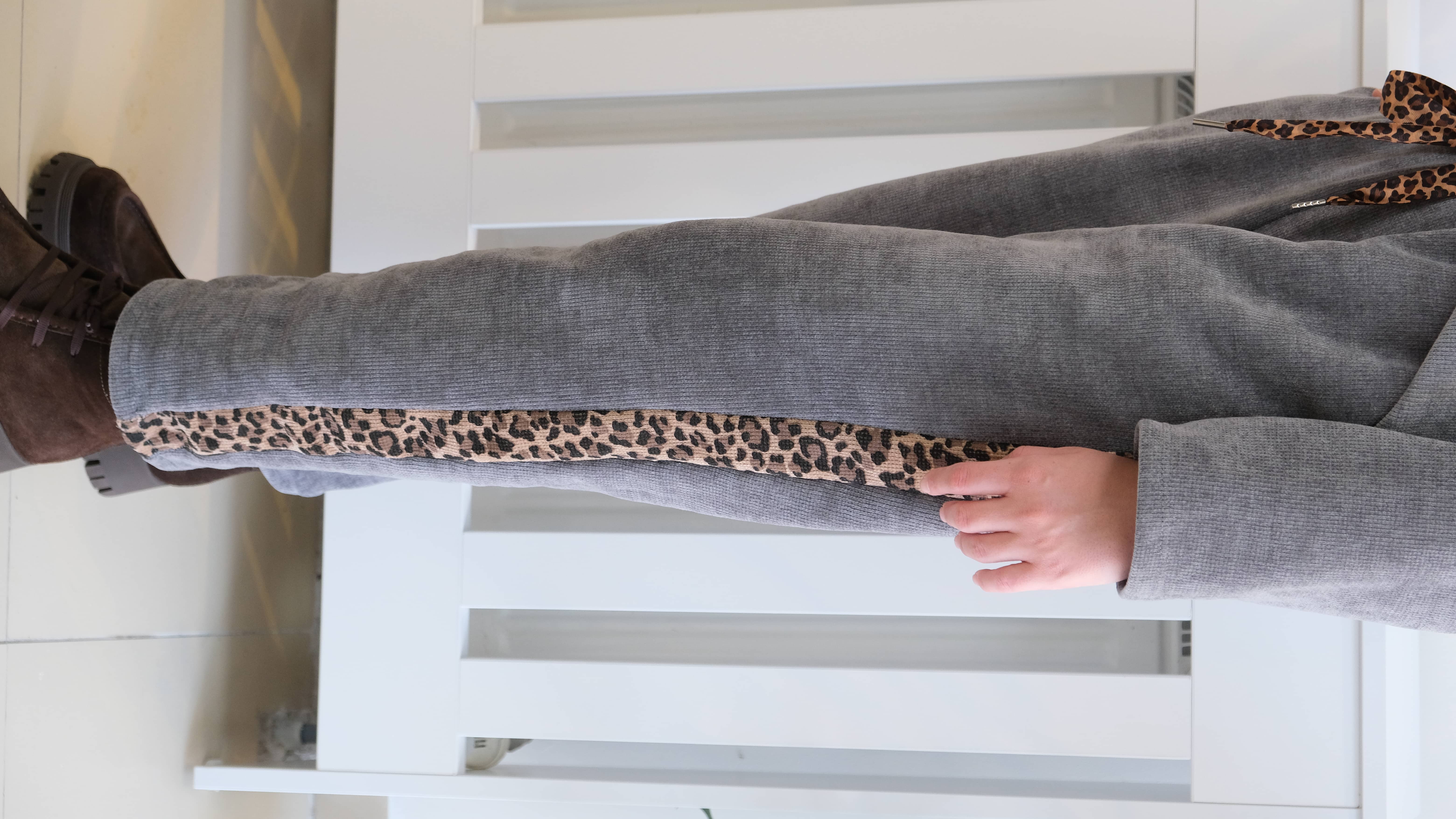 İtalyan Kapüşonlu Pantolon Yanlar Leopar Şeritli Kadife Takım Standart