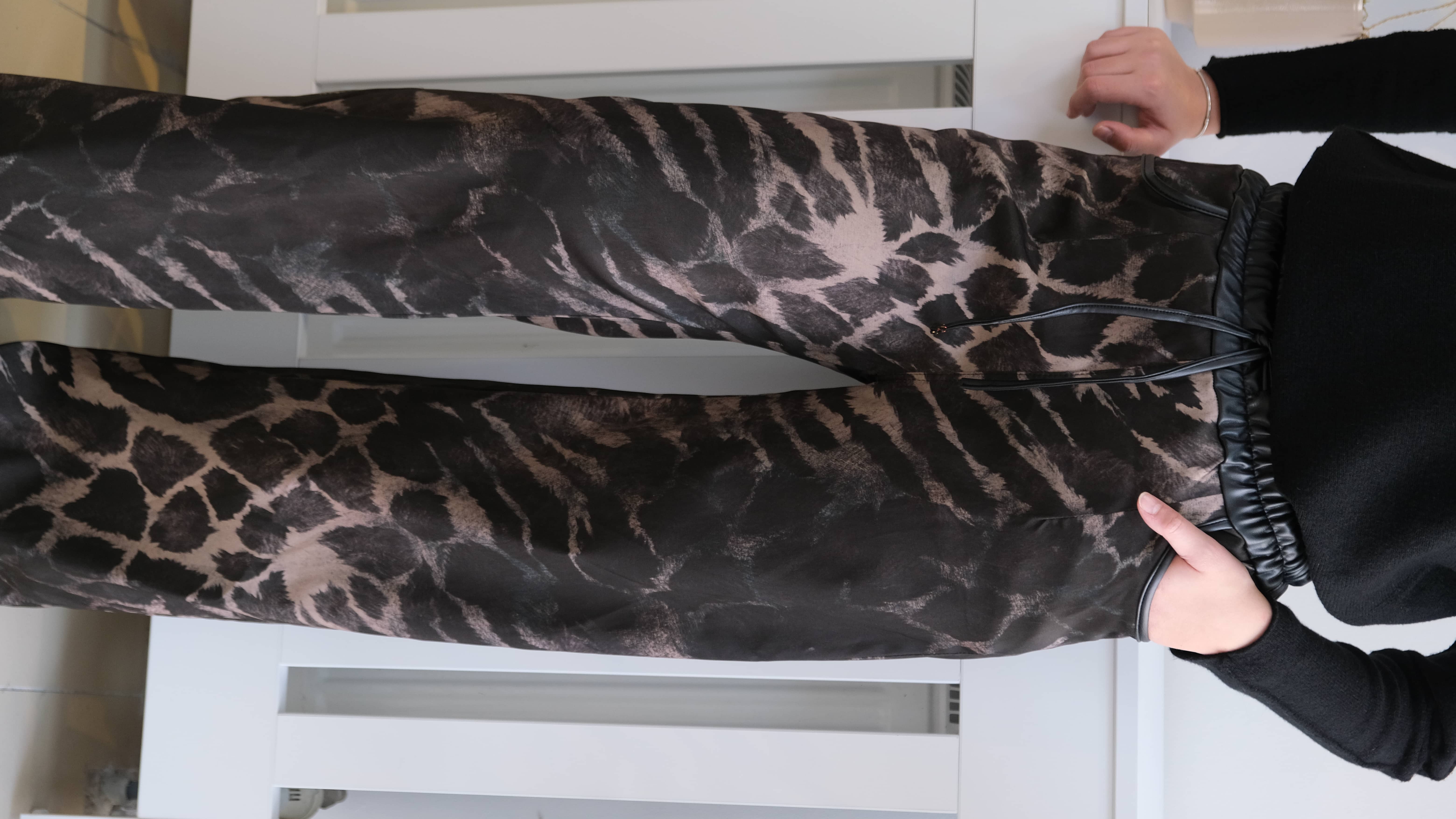 İtalyan Desenli Deri Görünümlü Pantolon 1890