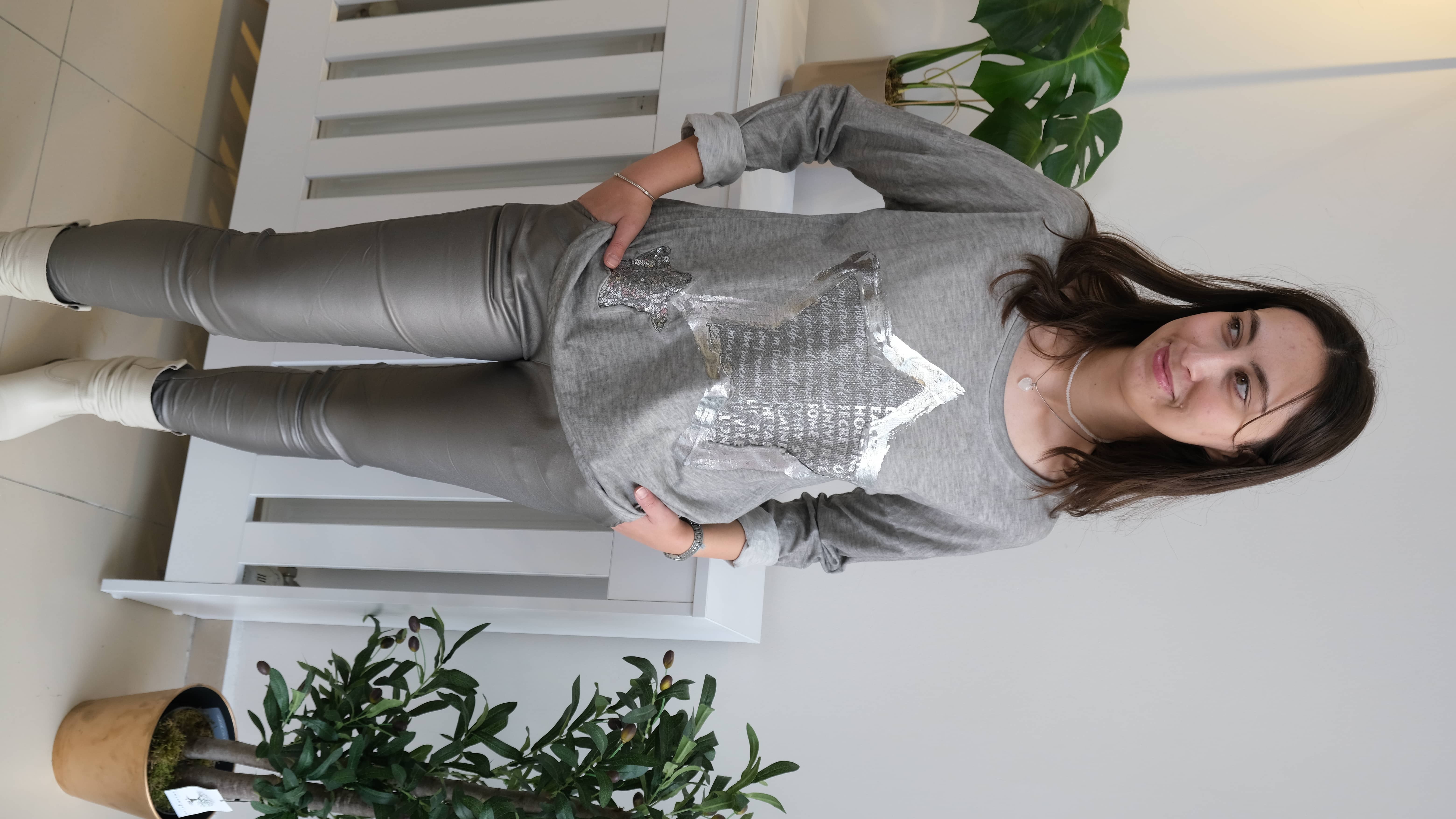  İtalyan Yıldız Detaylı Penye Bluz - Gri