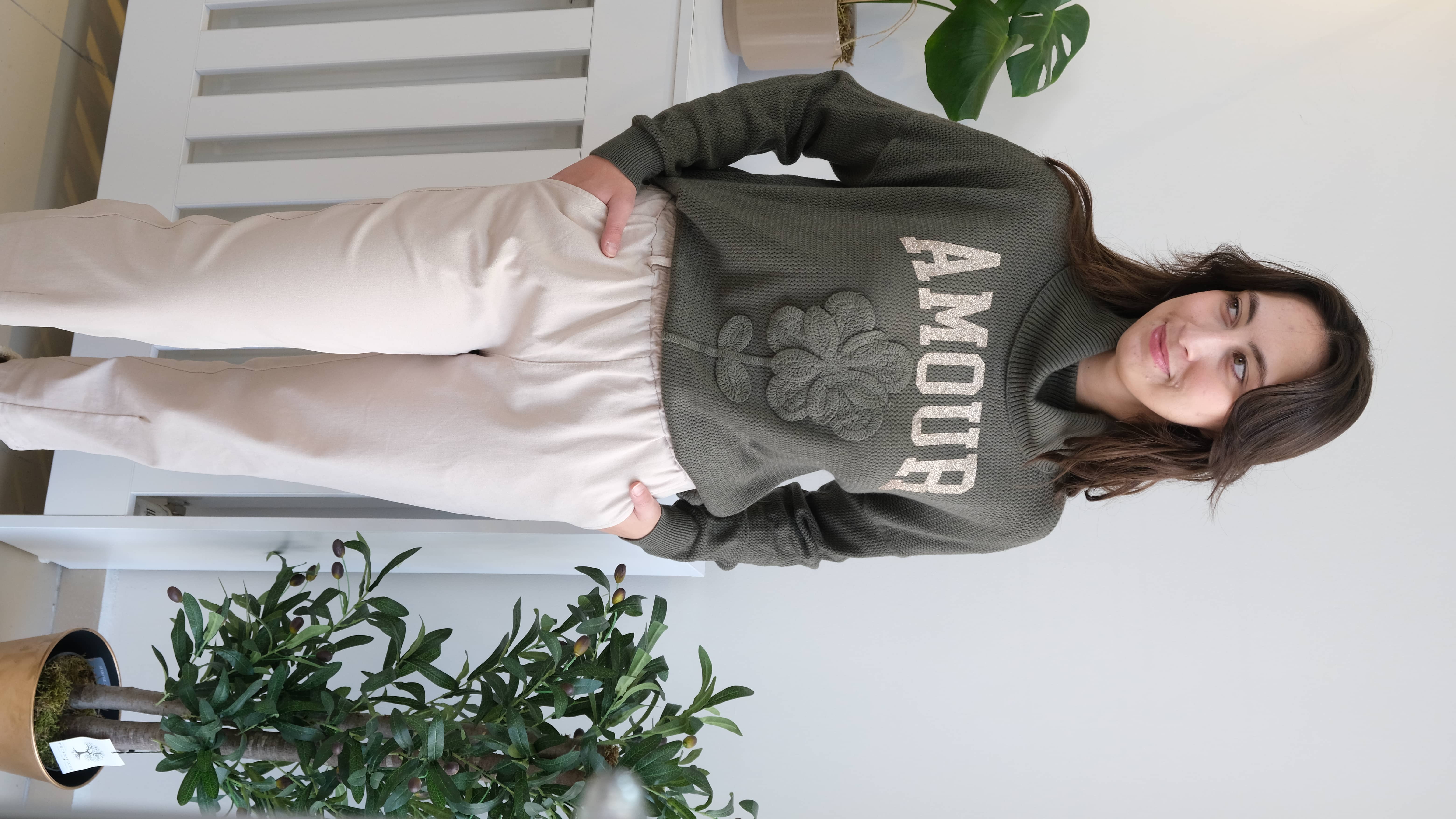 İtalyan Gold Amour Yazılı Gül Kabartmalı Degaje Yaka Triko  - Haki