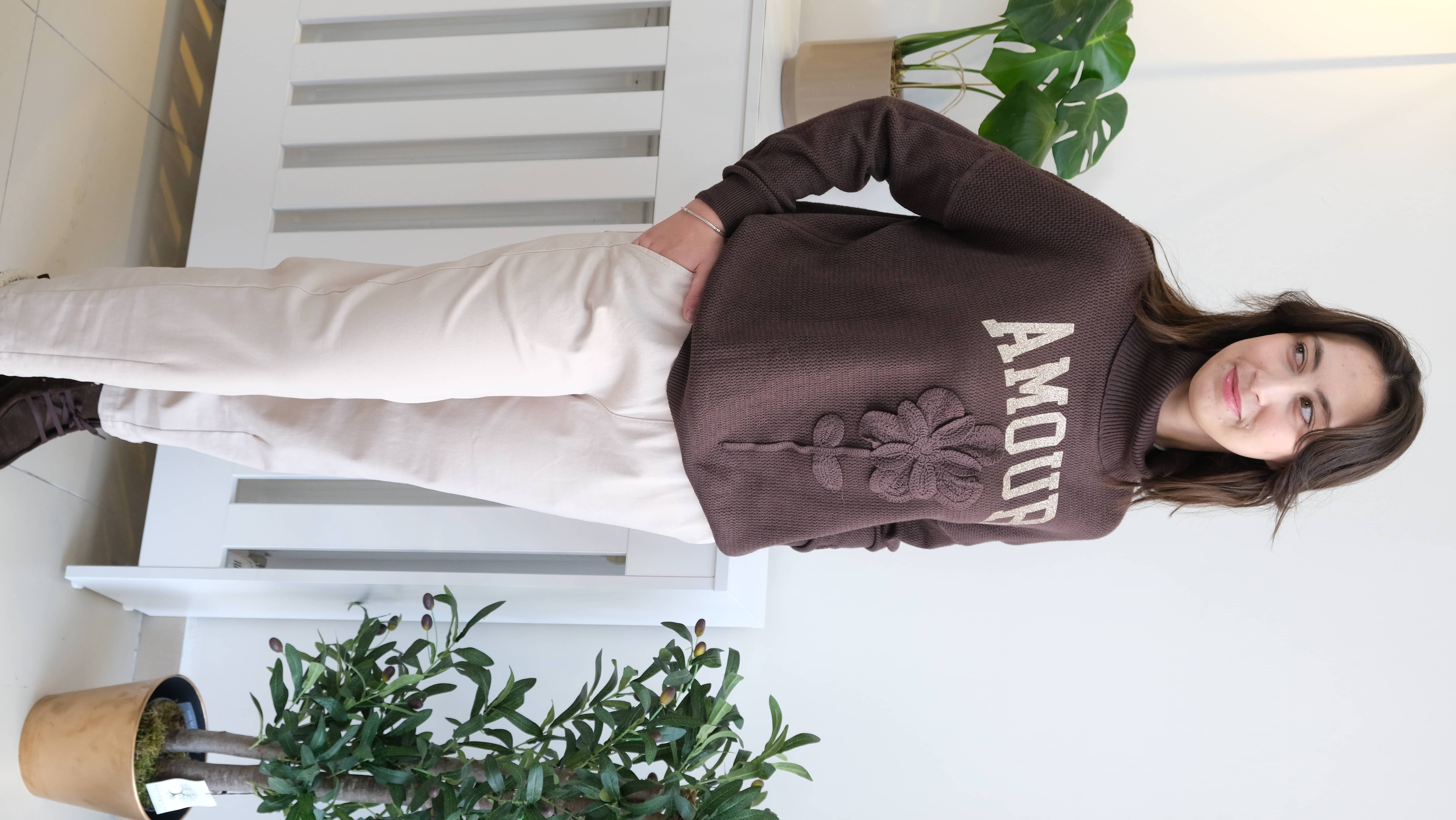 İtalyan Gold Amour Yazılı Gül Kabartmalı Degaje Yaka Triko  - Acı Kahve