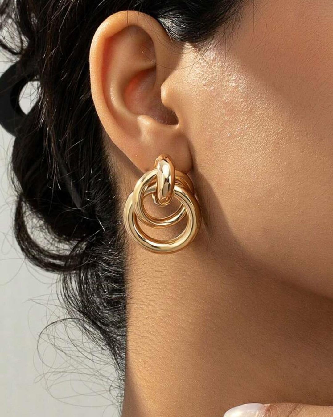 Gold Hoop Earrings, Circle Earrings, Women Earring, Minimalist Earring, Modern Gold Hoops, Dainty Everyday Earring