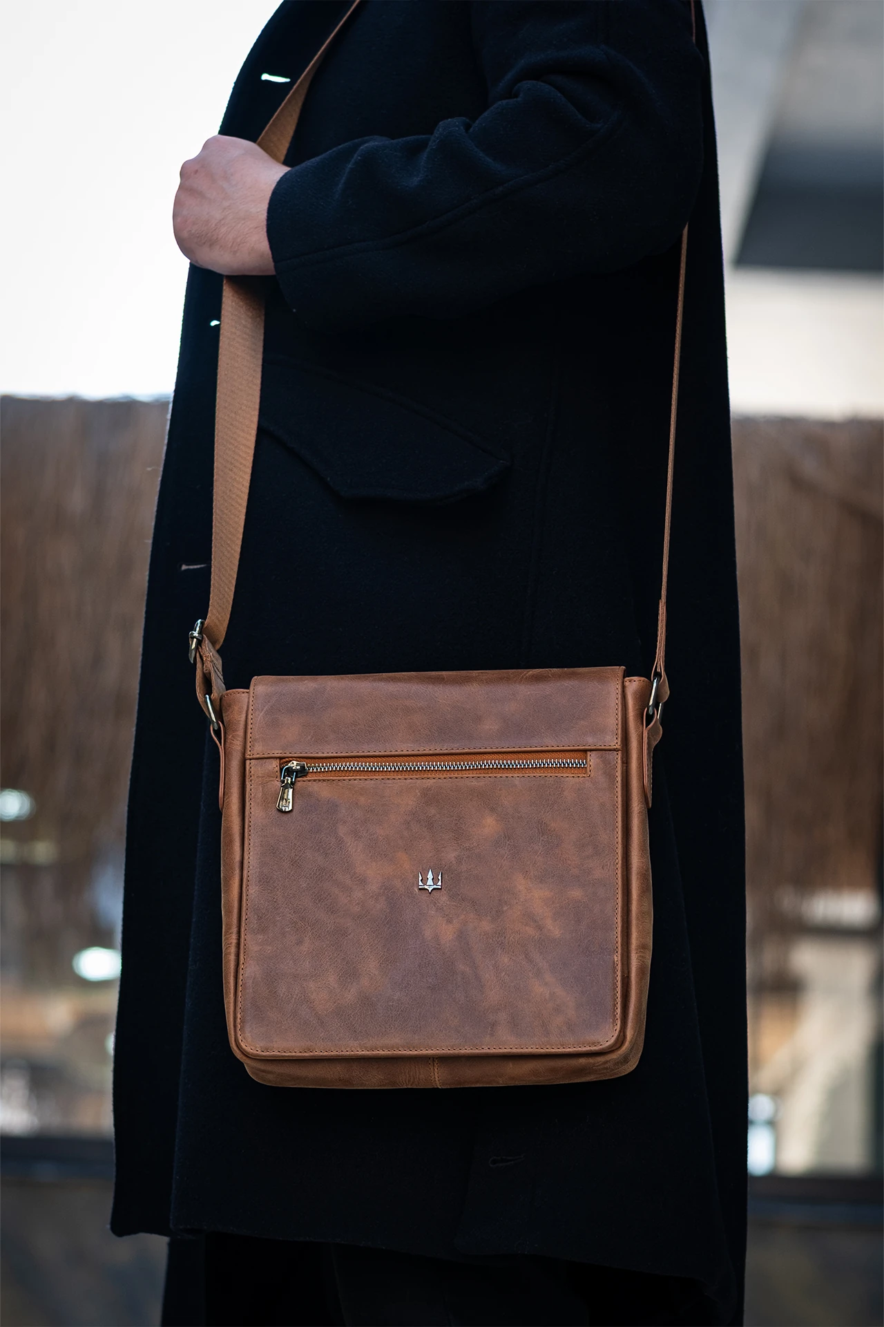 Globe Hakiki Deri Askılı Çanta