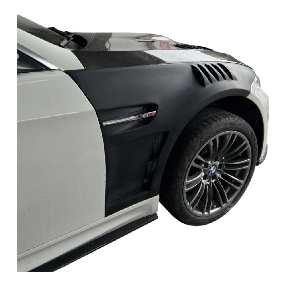 BMW M3 E90/E92 Pre-Preg (Kuru) Karbon Fiber Ön Çamurluk