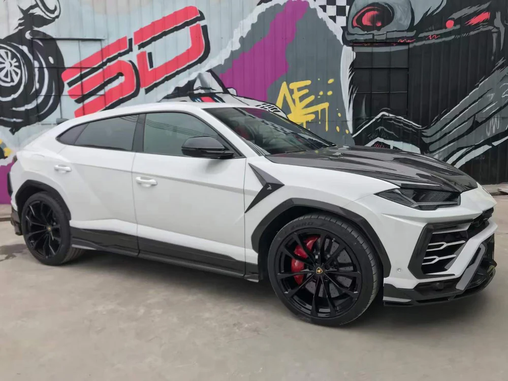 LAMBORGHINI URUS Pre-Preg (Kuru) Karbon Fiber TC Ön Çamurluk Hava Yüzgeci