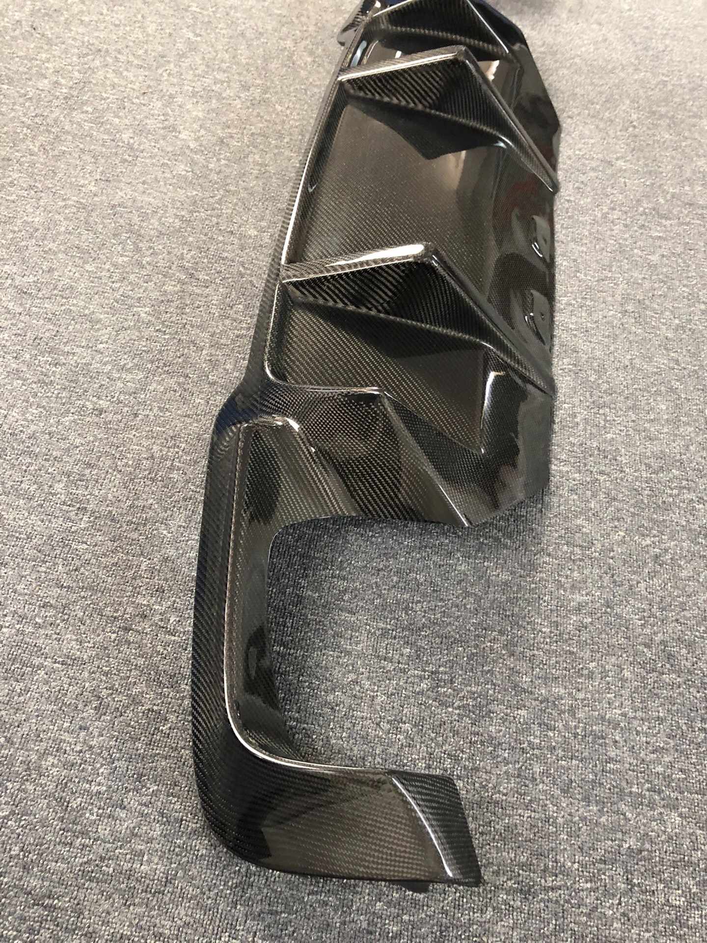 BMW M5 F10 Pre-Preg (Kuru) Karbon Fiber Arka Difüzör