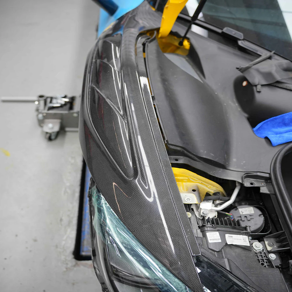 FERRARI 296 GTB/GTS Pre-Preg (Kuru) Karbon Fiber BF Hava Kanallı Ön Çamurluk