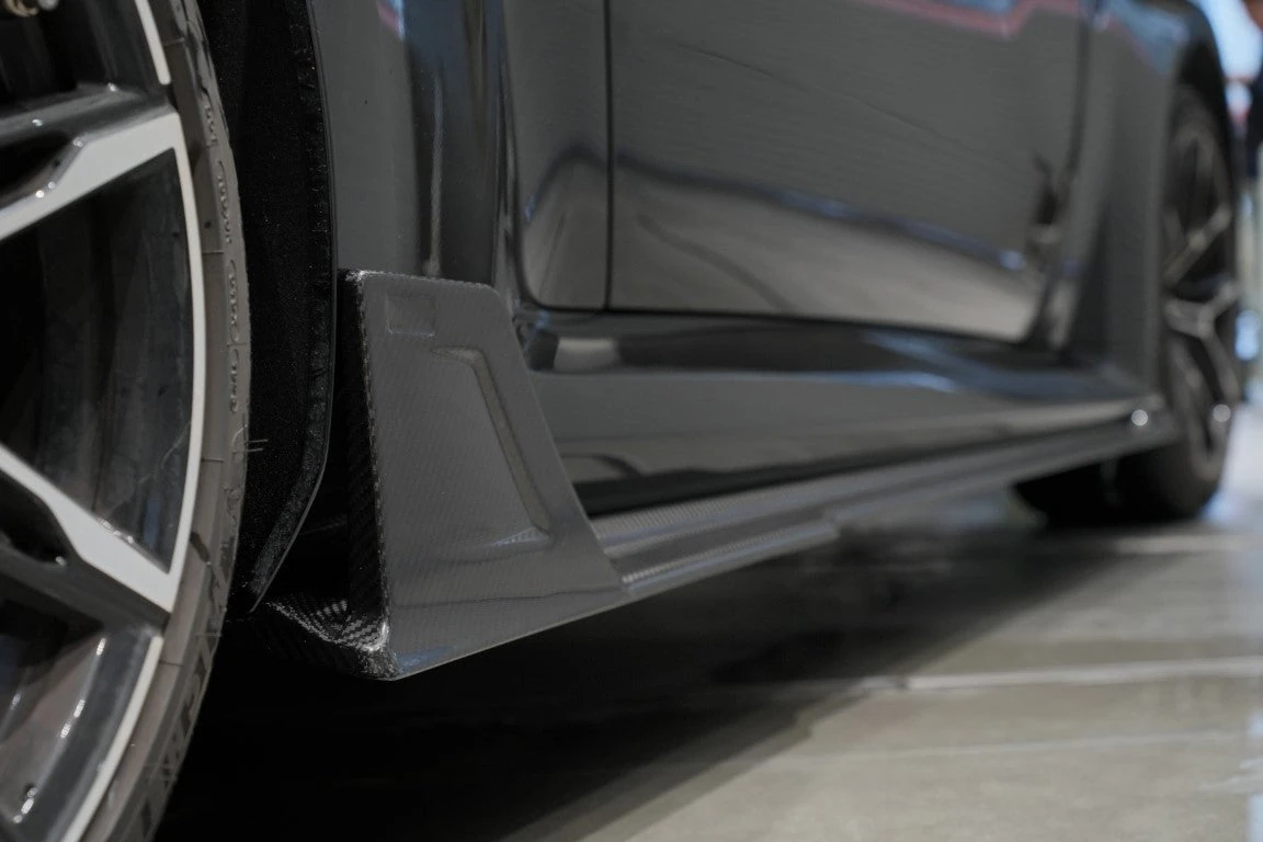 BMW M2 G87 Pre-Preg (Kuru) Karbon Fiber AE Yan Marşpiyel