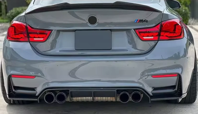 BMW M3/M4 F80/F82 Pre-Preg (Kuru) Karbon Fiber V Arka Difüzör