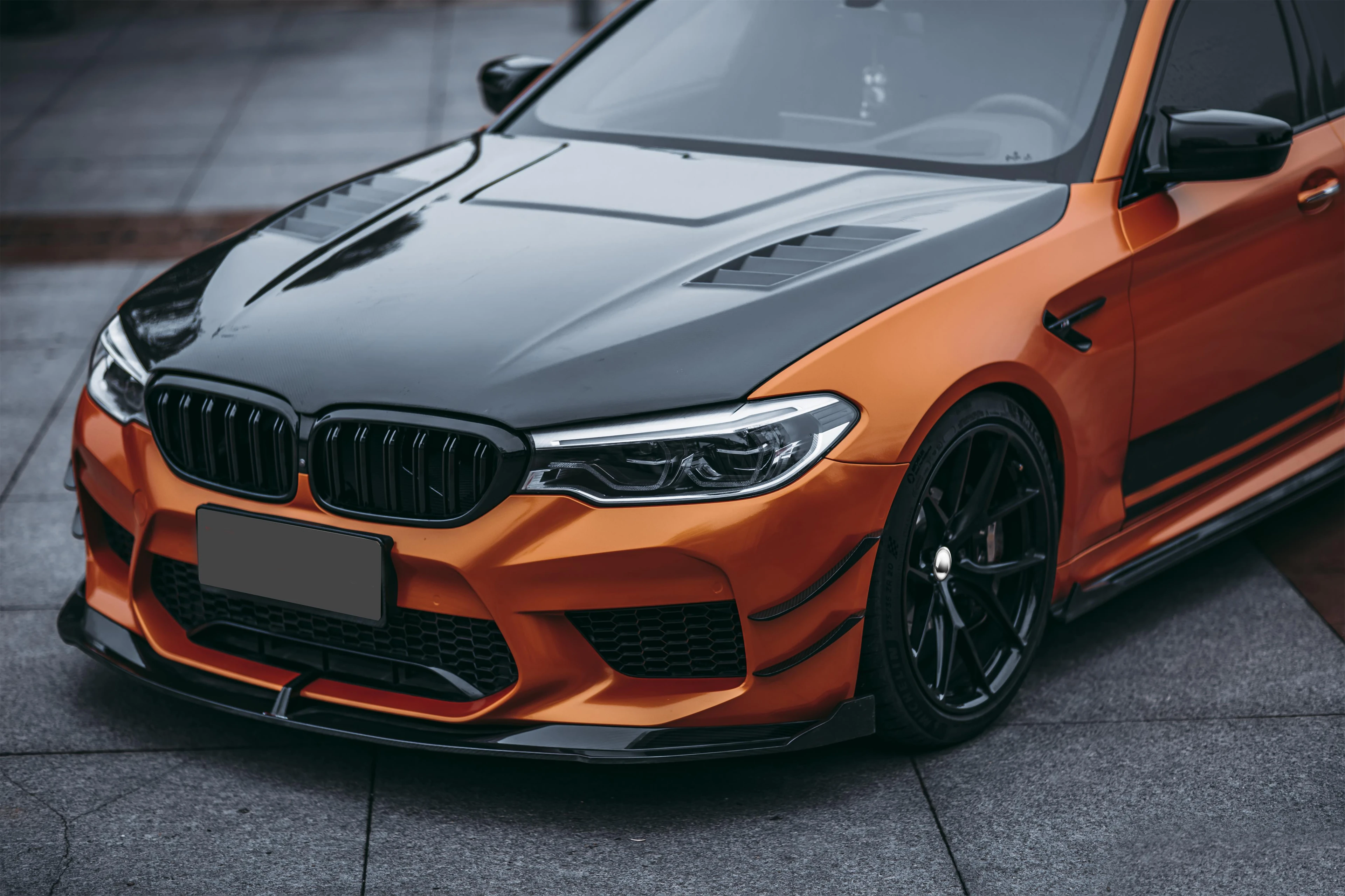 BMW M5 F90 Pre-Preg (Kuru) Karbon Fiber Ön Hava Yüzgeci