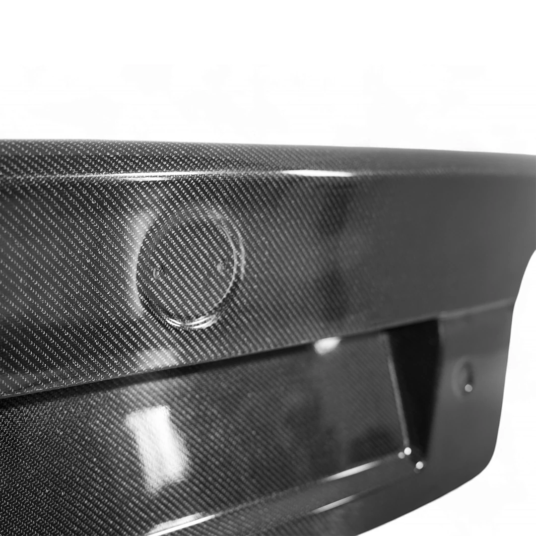 BMW M5 E39 Pre-Preg (Kuru) Karbon Fiber Bagaj Kapağı
