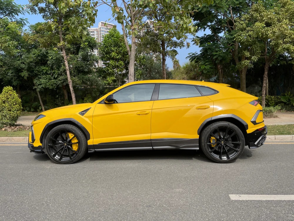 LAMBORGHINI URUS Pre-Preg (Kuru) Karbon Fiber TC Kapı Kaplama & Yan Marşpiyel