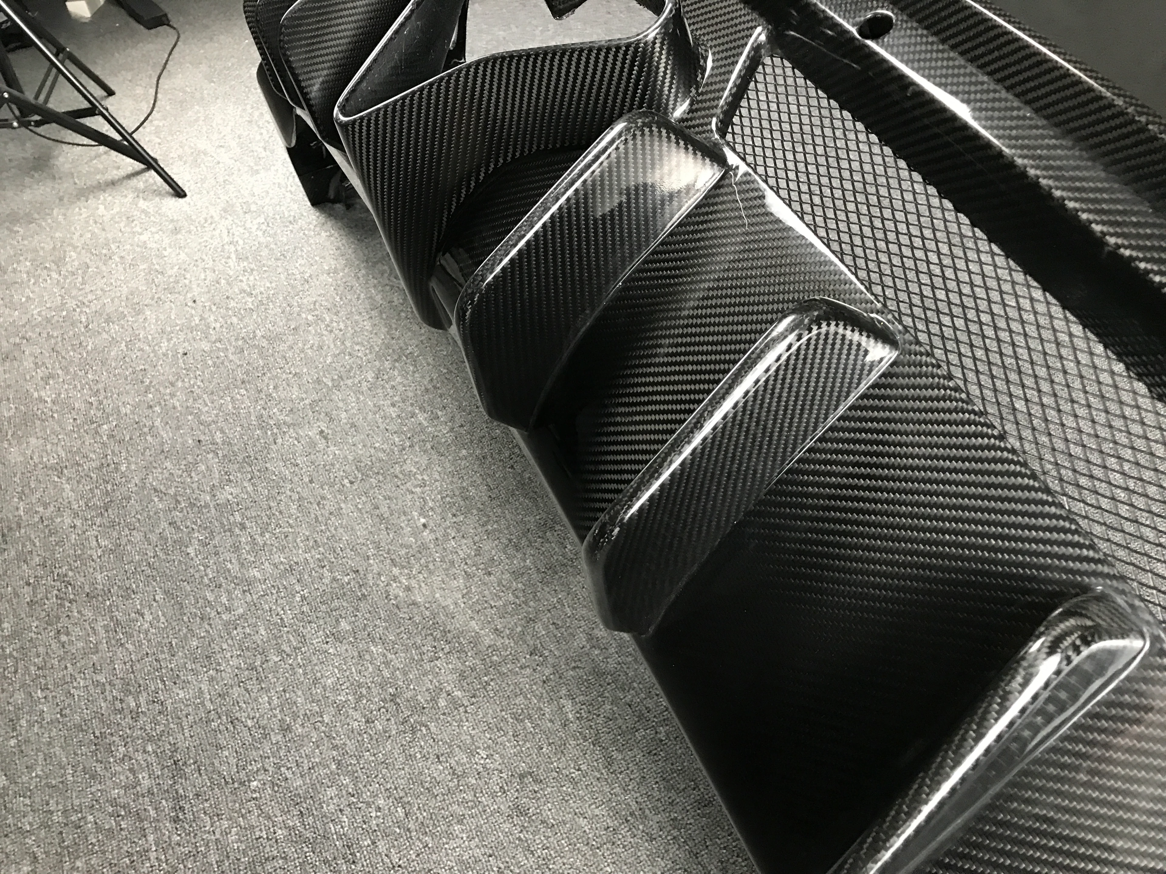 LAMBORGHINI URUS Pre-Preg (Kuru) Karbon Fiber MSY Arka Tampon & Difüzör