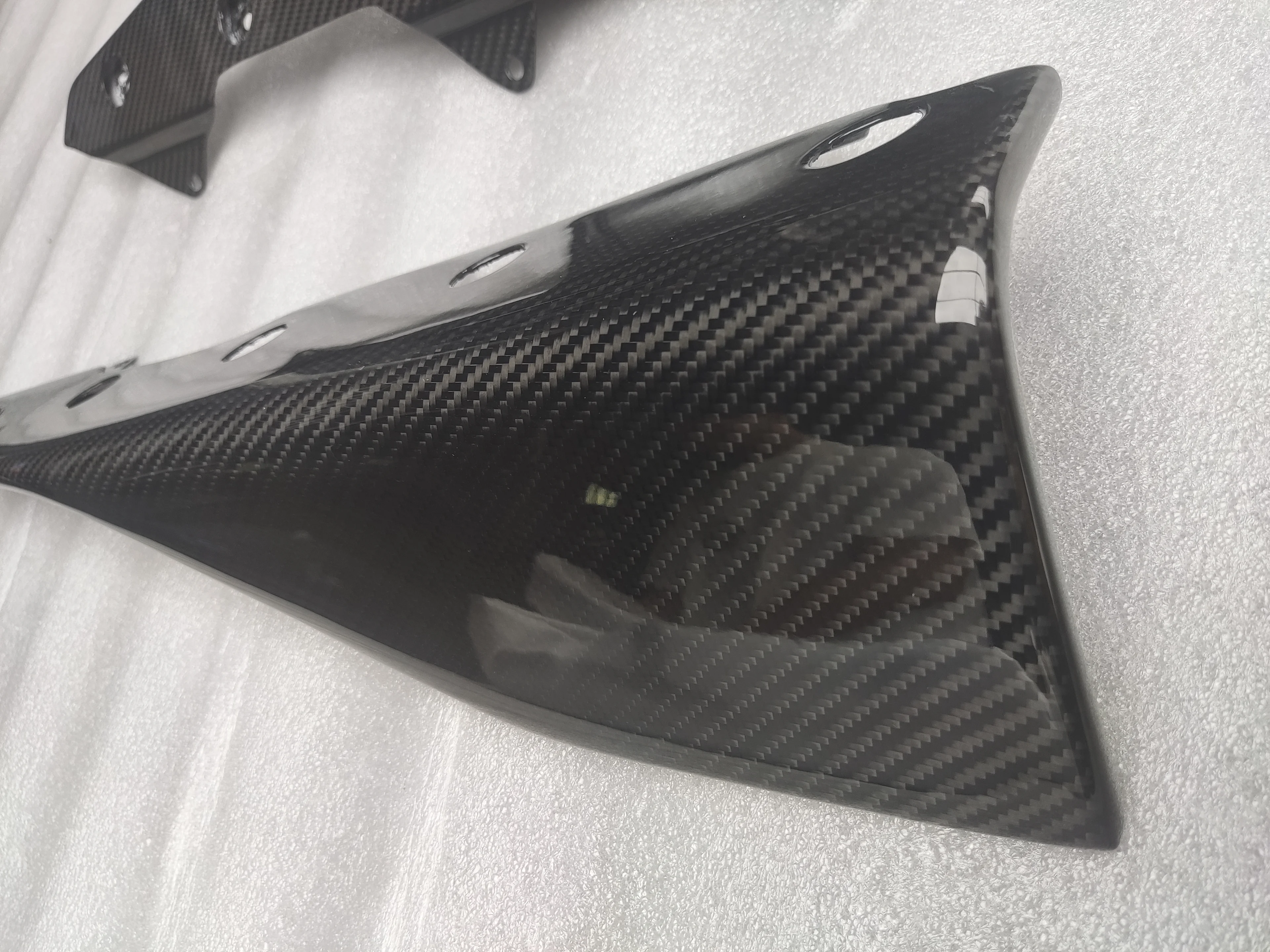 BMW M2 F87 Pre-Preg (Kuru) Karbon Fiber Yan Marşpiyel Ek