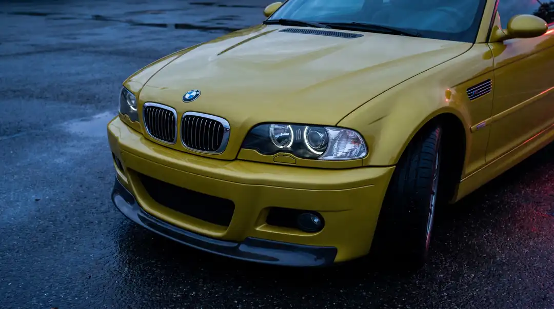 A real carbon front lip splitter.