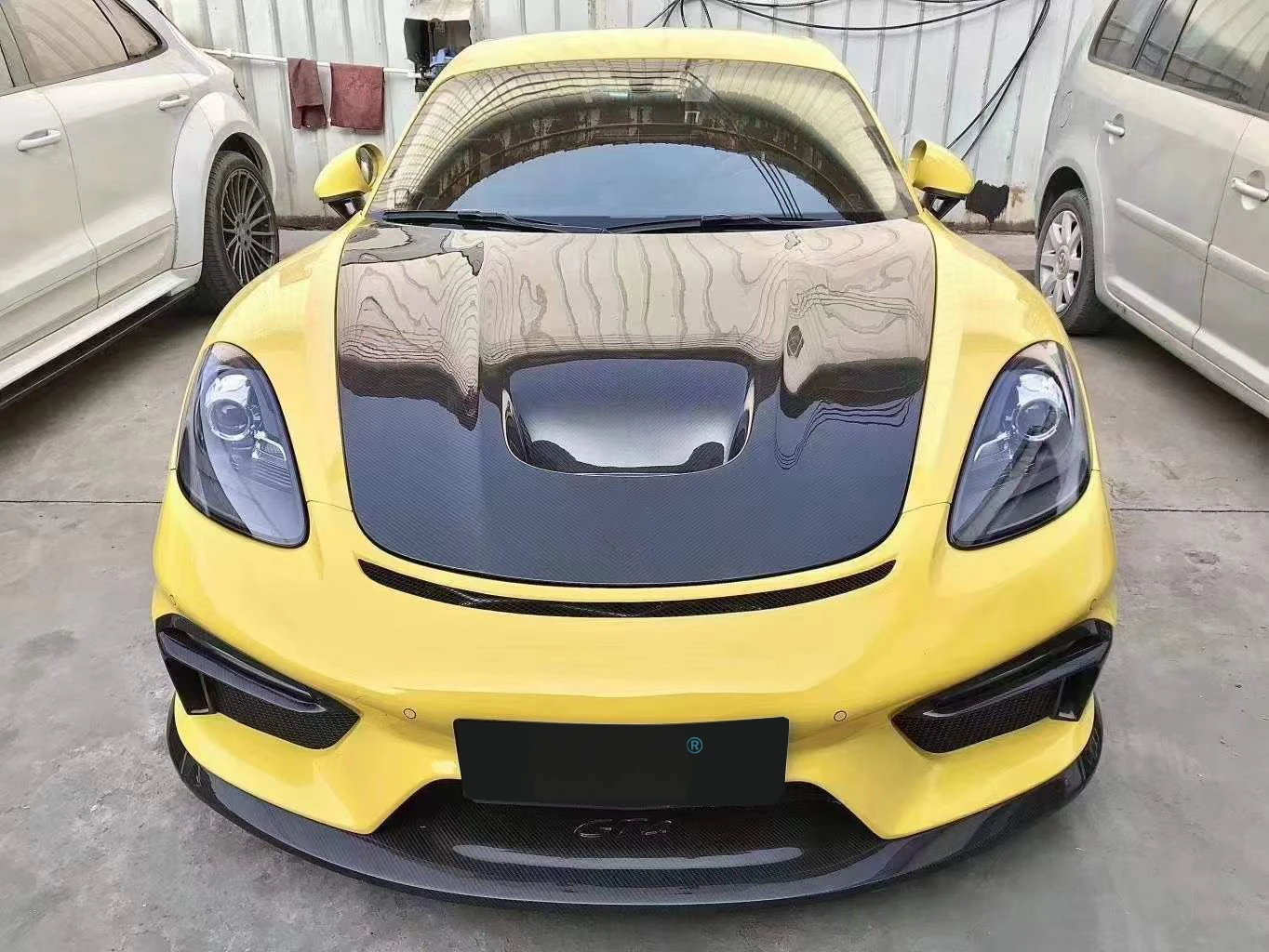 PORSCHE 718 GT4 RS Pre-Preg (Kuru) Karbon Fiber Ön Lip