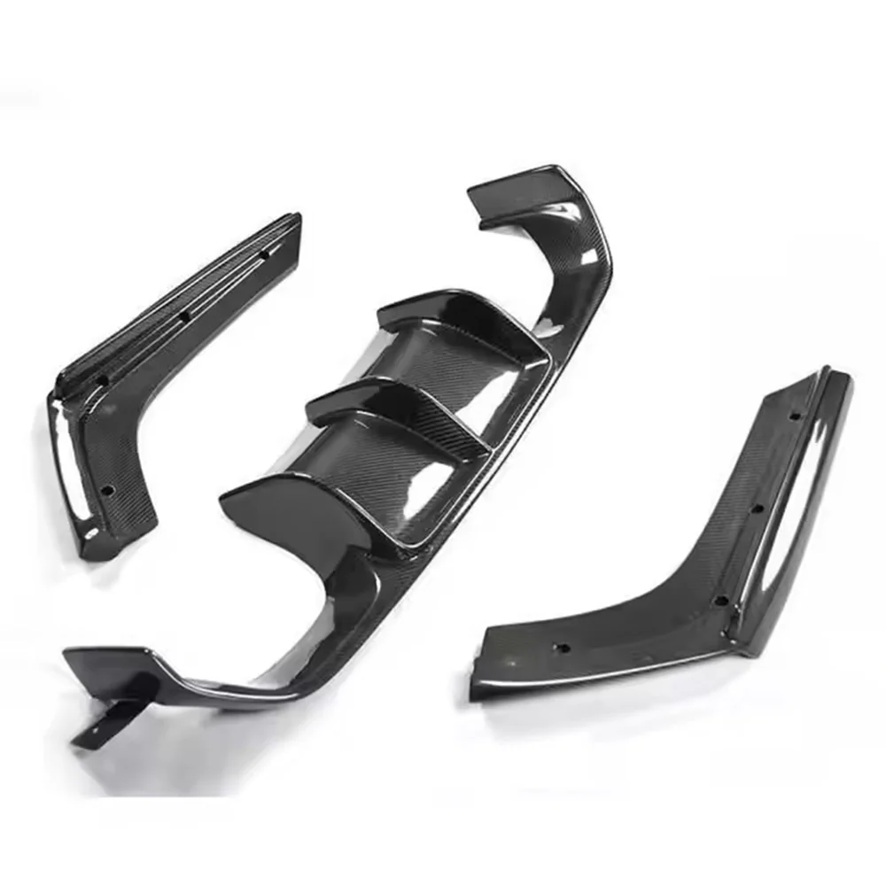 BMW M3/M4 F80/F82 Pre-Preg (Kuru) Karbon Fiber V Arka Difüzör