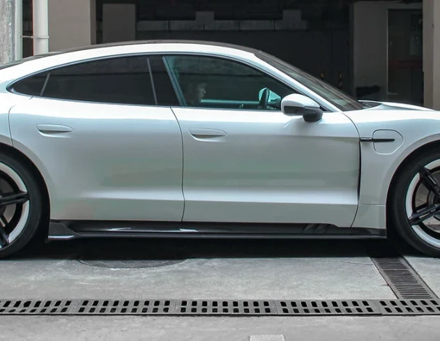 PORSCHE TAYCAN Pre-Preg (Kuru) Karbon Fiber Yan Marşpiyel