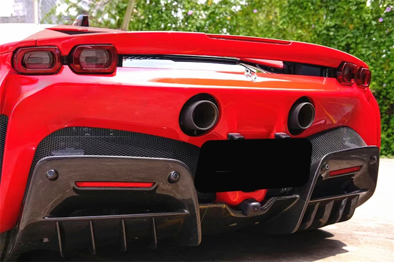 FERRARI SF90 Pre-Preg (Kuru) Karbon Fiber Arka Difüzör