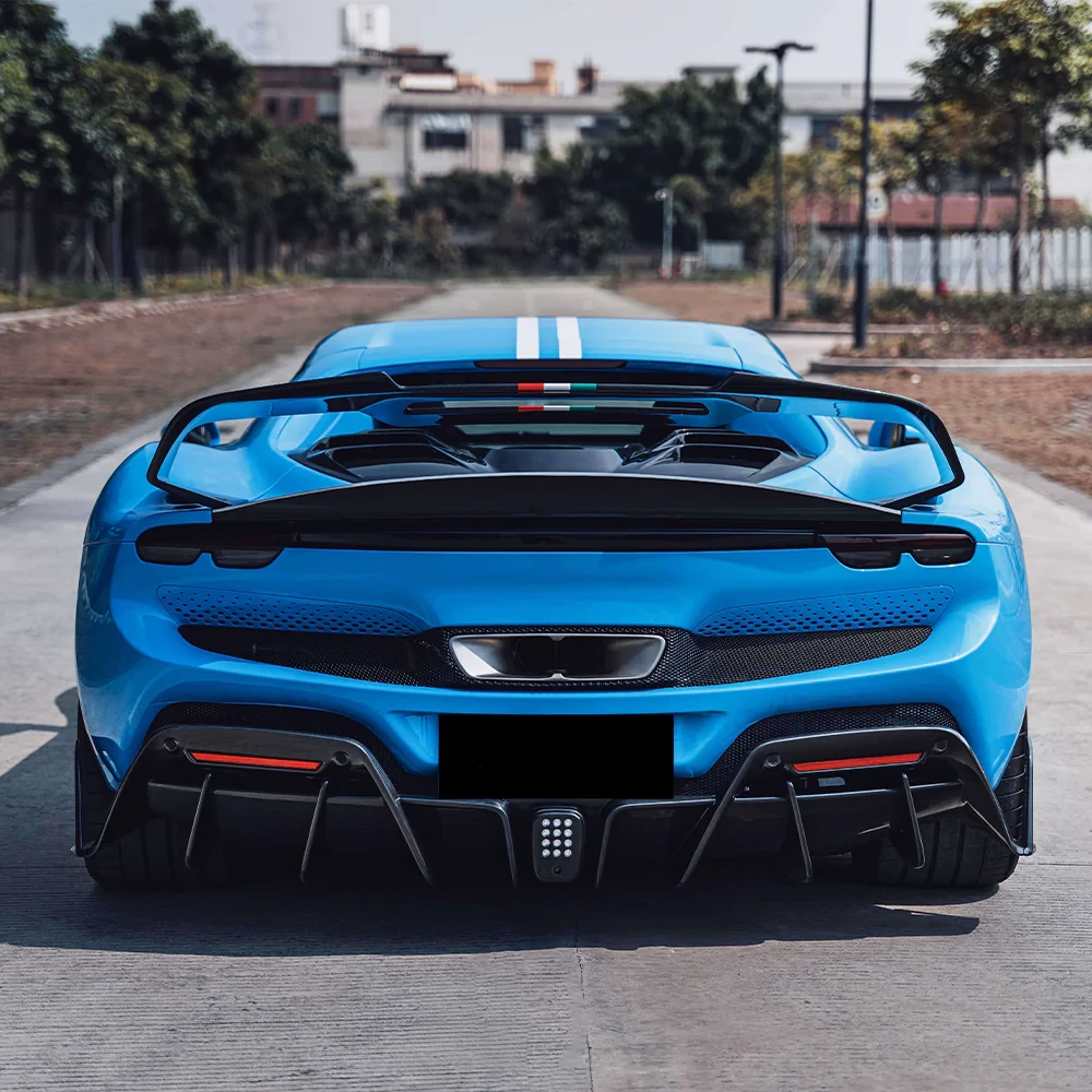 FERRARI 296 GTB/GTS Pre-Preg (Kuru) Karbon Fiber BF Arka Difüzör