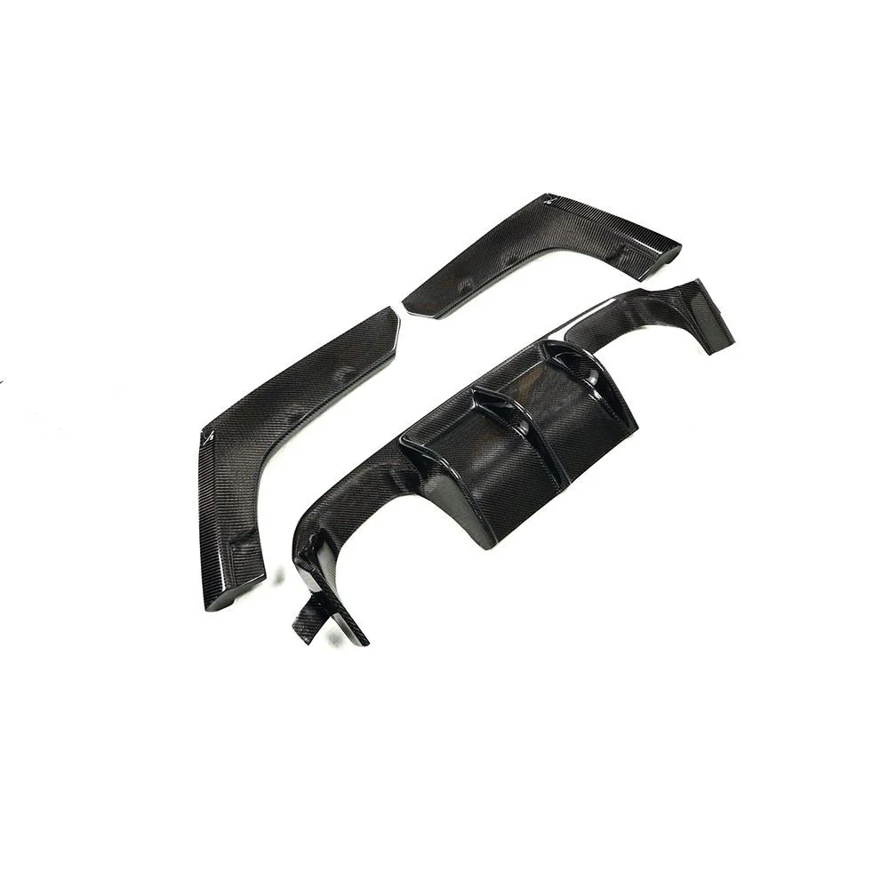 BMW M3/M4 F80/F82 Pre-Preg (Kuru) Karbon Fiber V Arka Difüzör