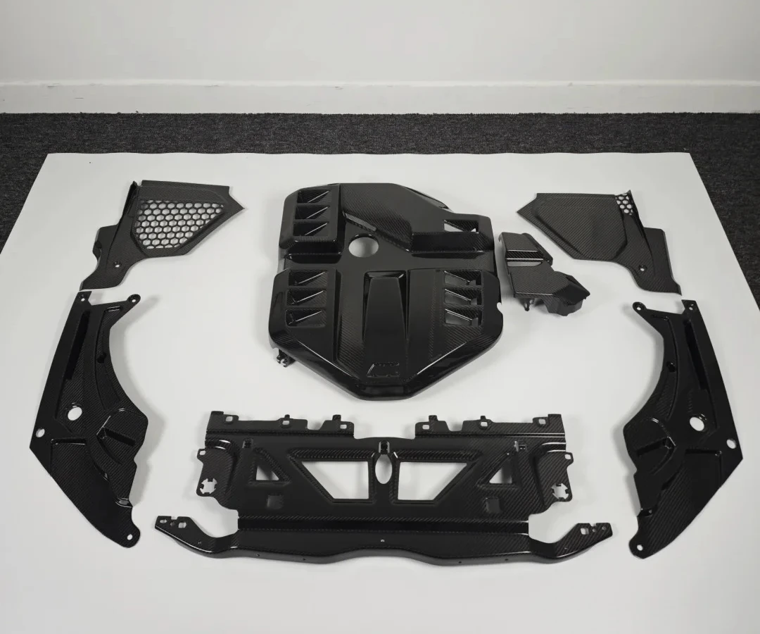 BMW M3/M4 G80/G82 Pre-Preg (Kuru) Karbon Fiber Motor İçi Kapak Takımı ve Kule Gergisi