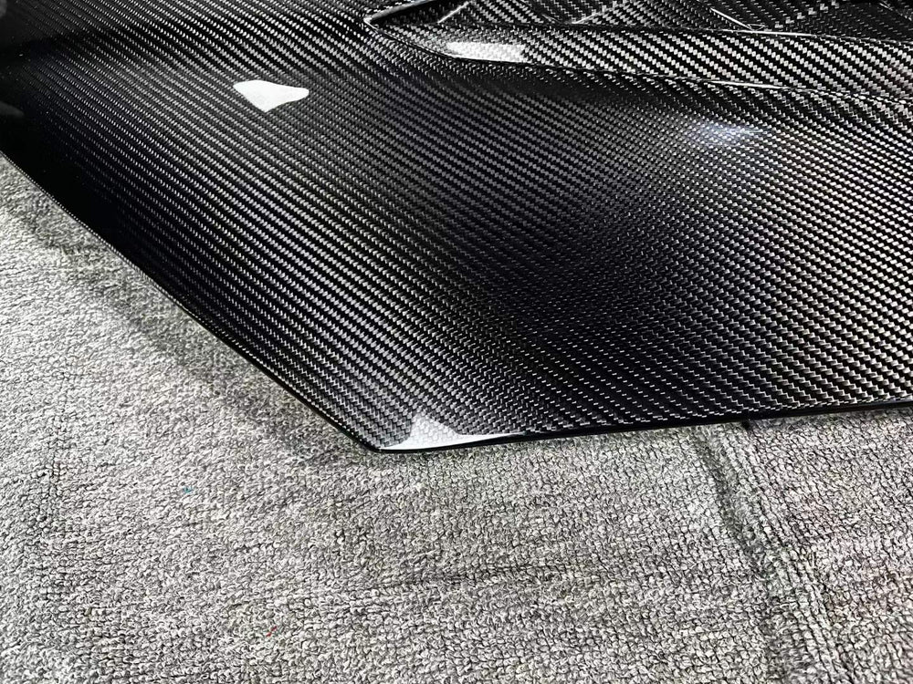 LAMBORGHINI URUS Pre-Preg (Kuru) Karbon Fiber S/Performante Kaput