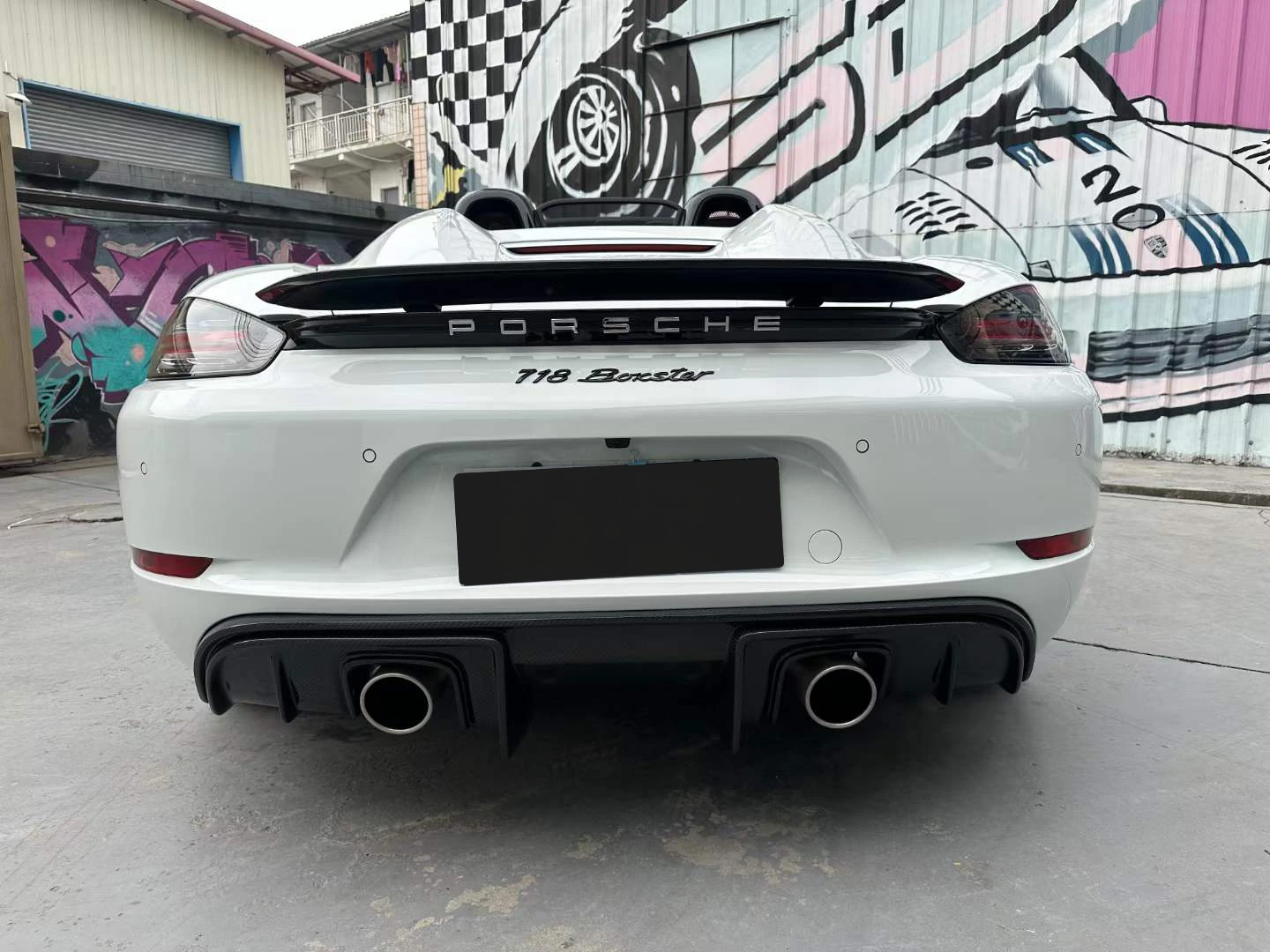 PORSCHE 718 GT4 RS Pre-Preg (Kuru) Karbon Fiber Arka Difüzör