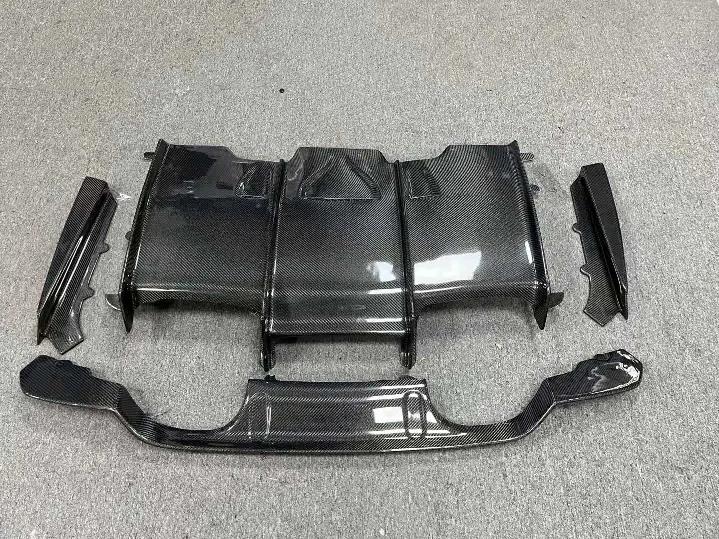 BMW M3/M4 F80/F82 Dry Carbon Fiber PSM Rear Diffuser
