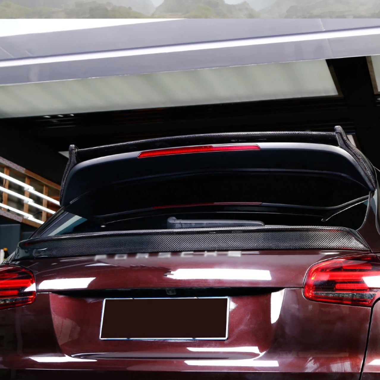 PORSCHE CAYENNE Pre-Preg (Kuru) Karbon Fiber Spoiler