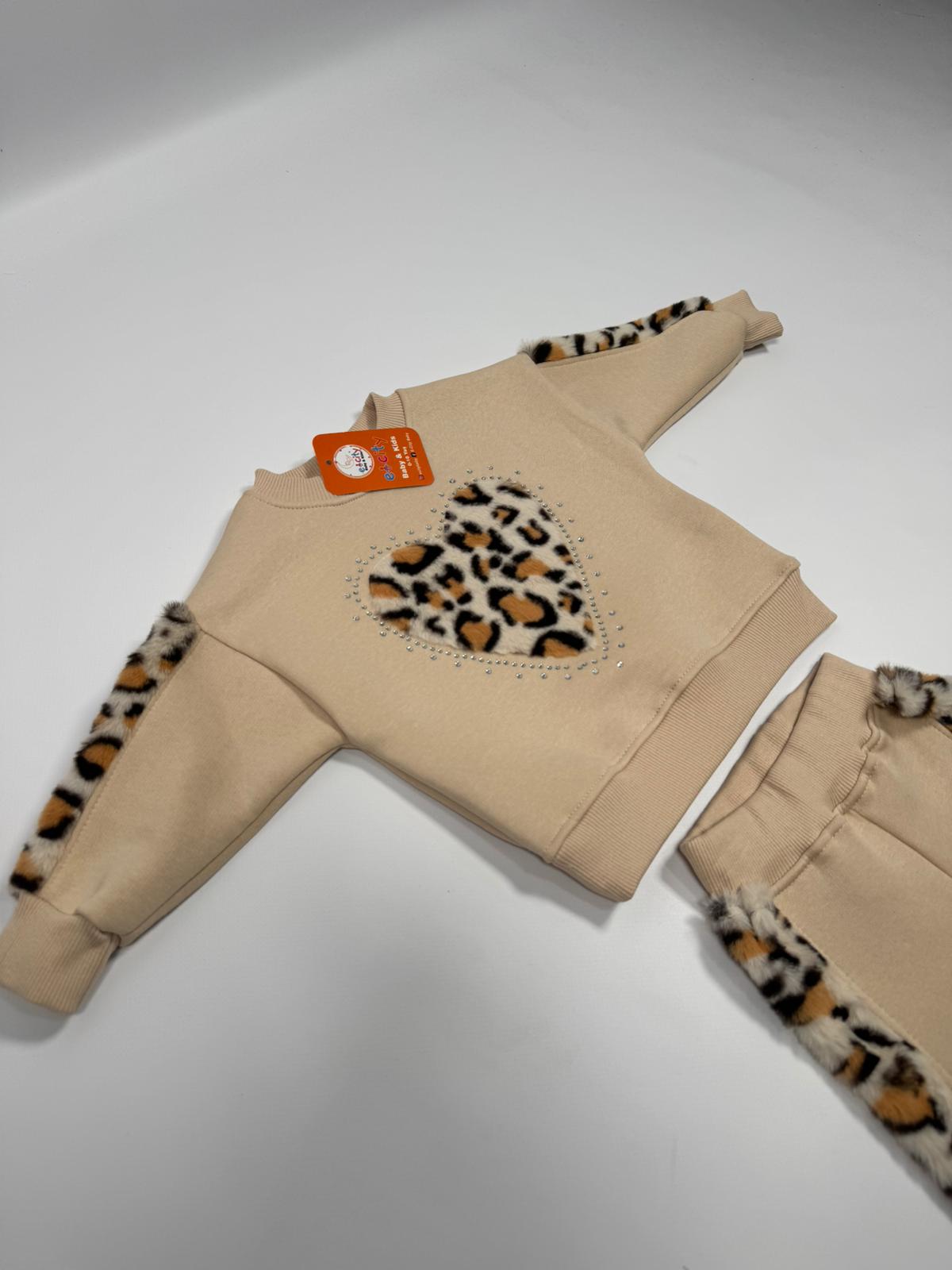 LEOPARLI KALPLİ TAKIM