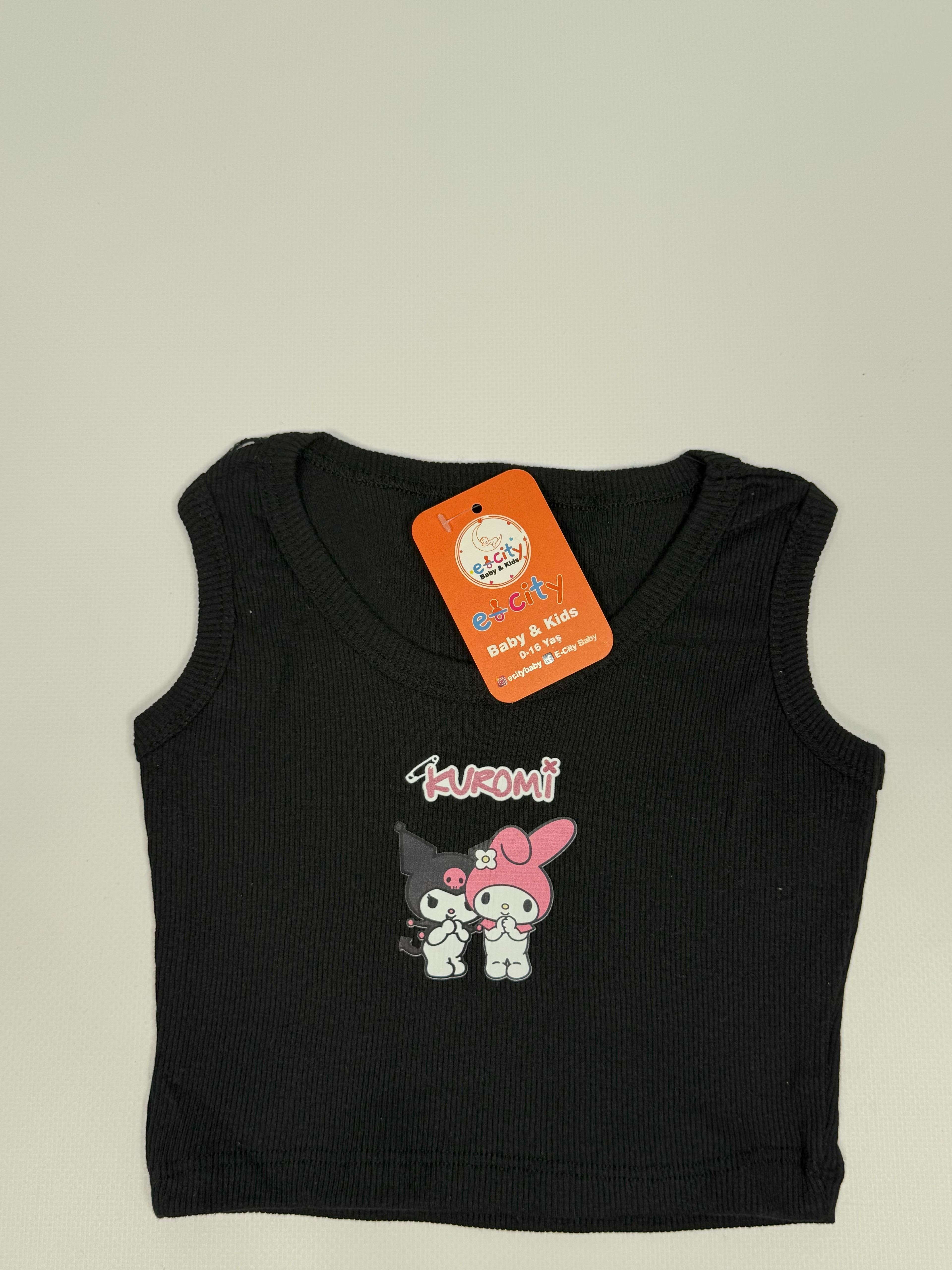 KUROMİ BASKILI SİYAH ASKILI CROP