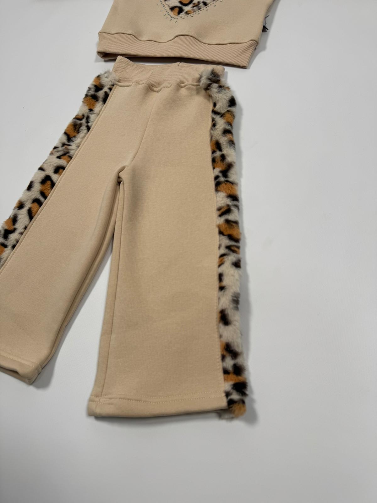 LEOPARLI KALPLİ TAKIM
