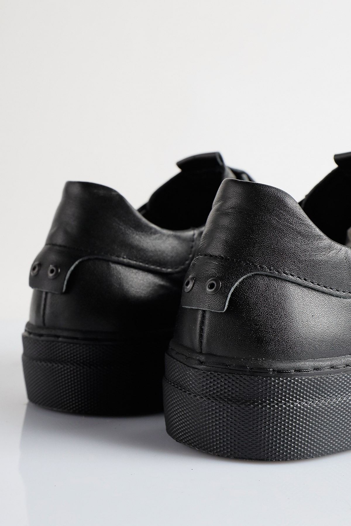 NO13 Siyah Hakiki Deri Sneaker