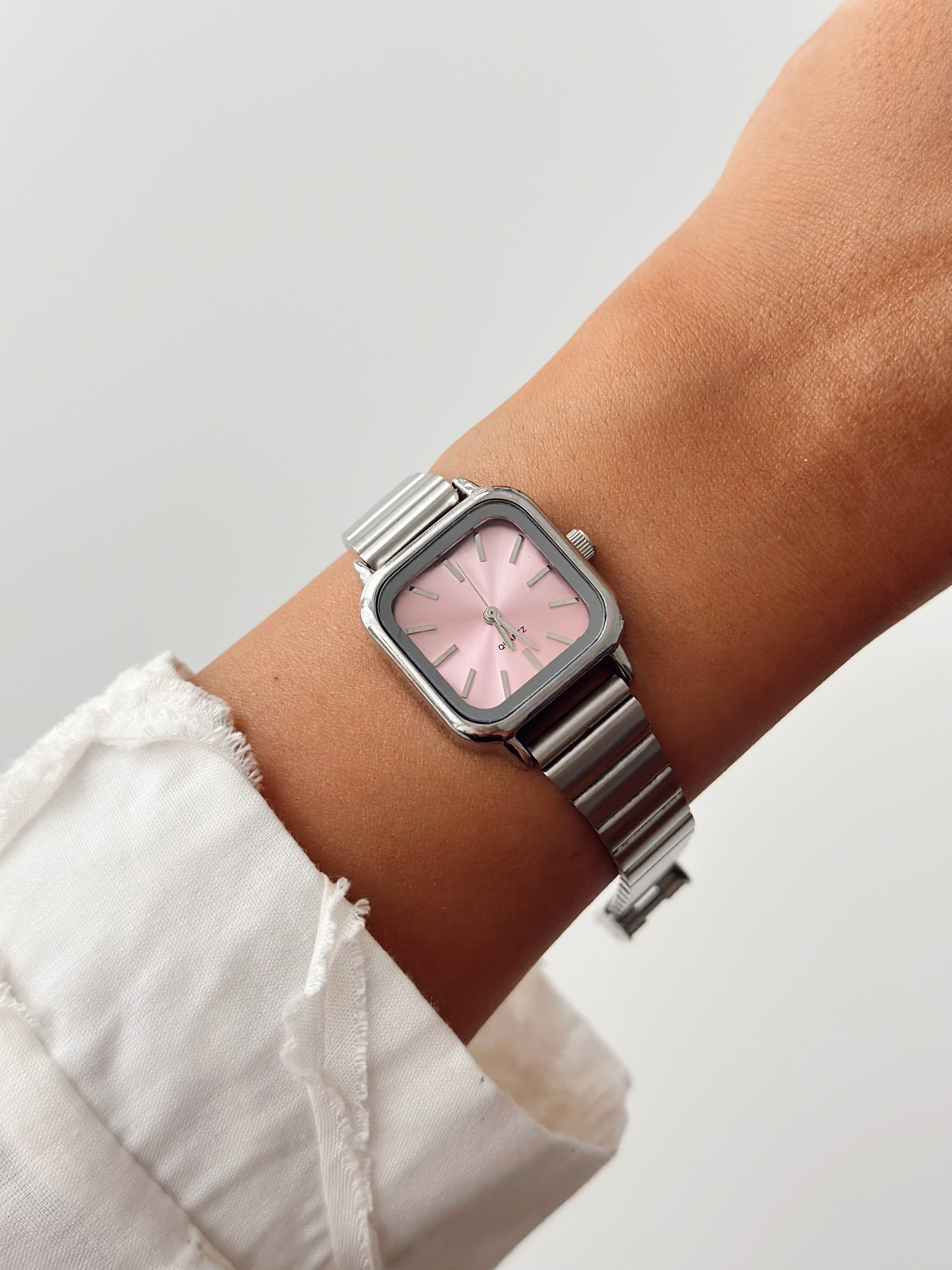 Ciud Rodyum Pembe Saat