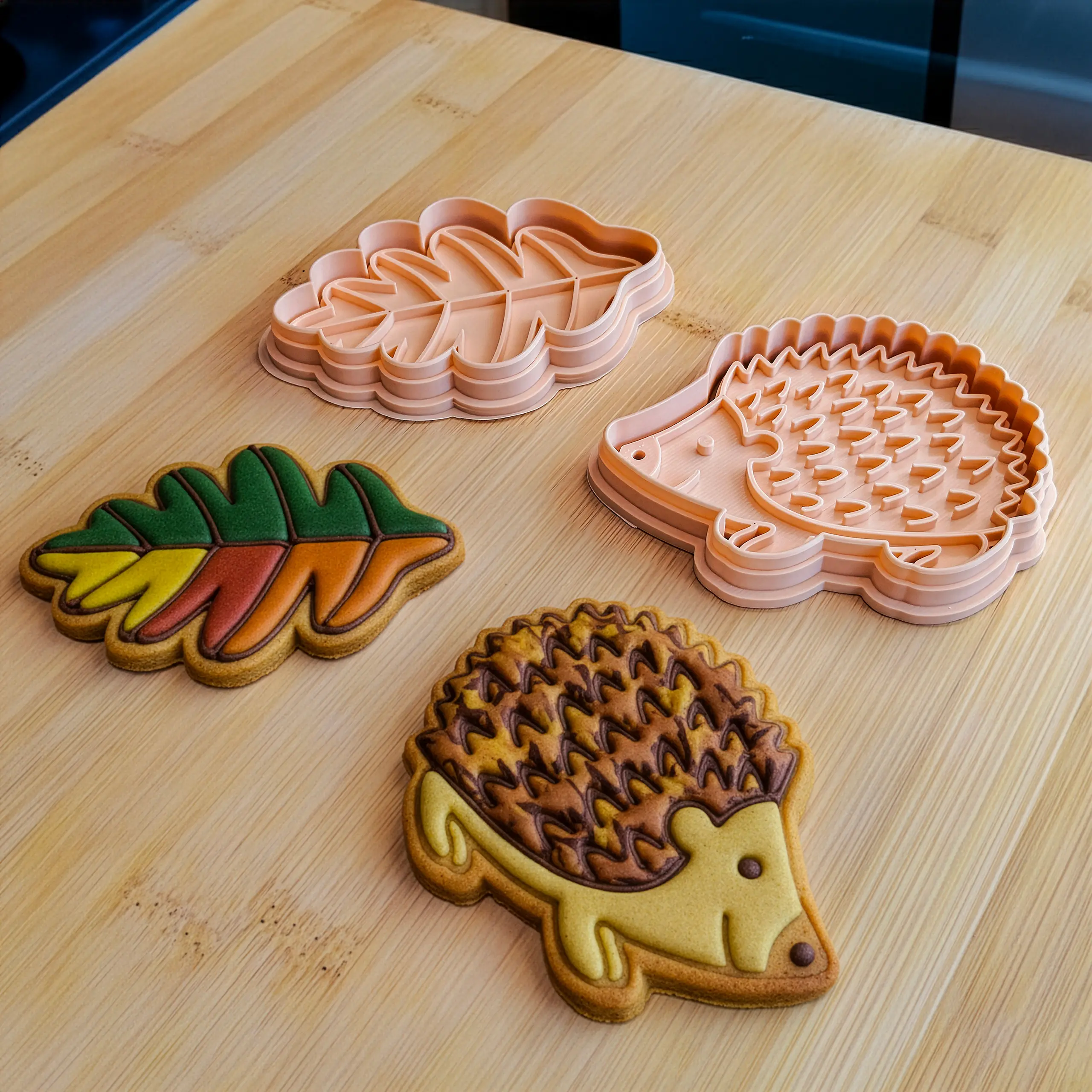 Orman Kirpisi & Meşe Yaprağı Kurabiye Seti (2 Parça 8-9 cm)