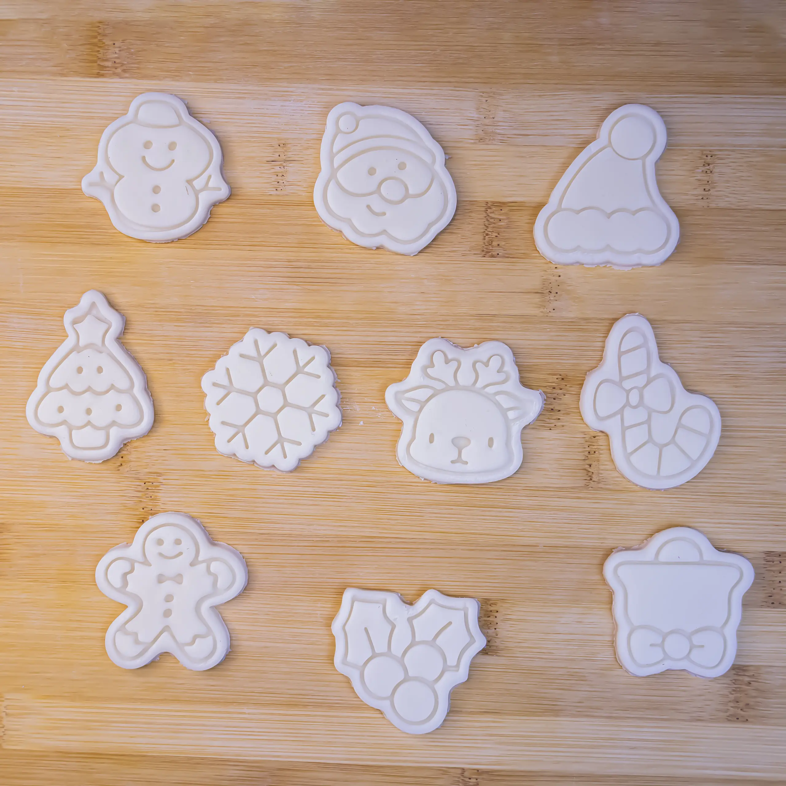 Sevimli Yılbaşı Figürleri Kurabiye Kalıp Seti (10 Parça 6-7 cm)