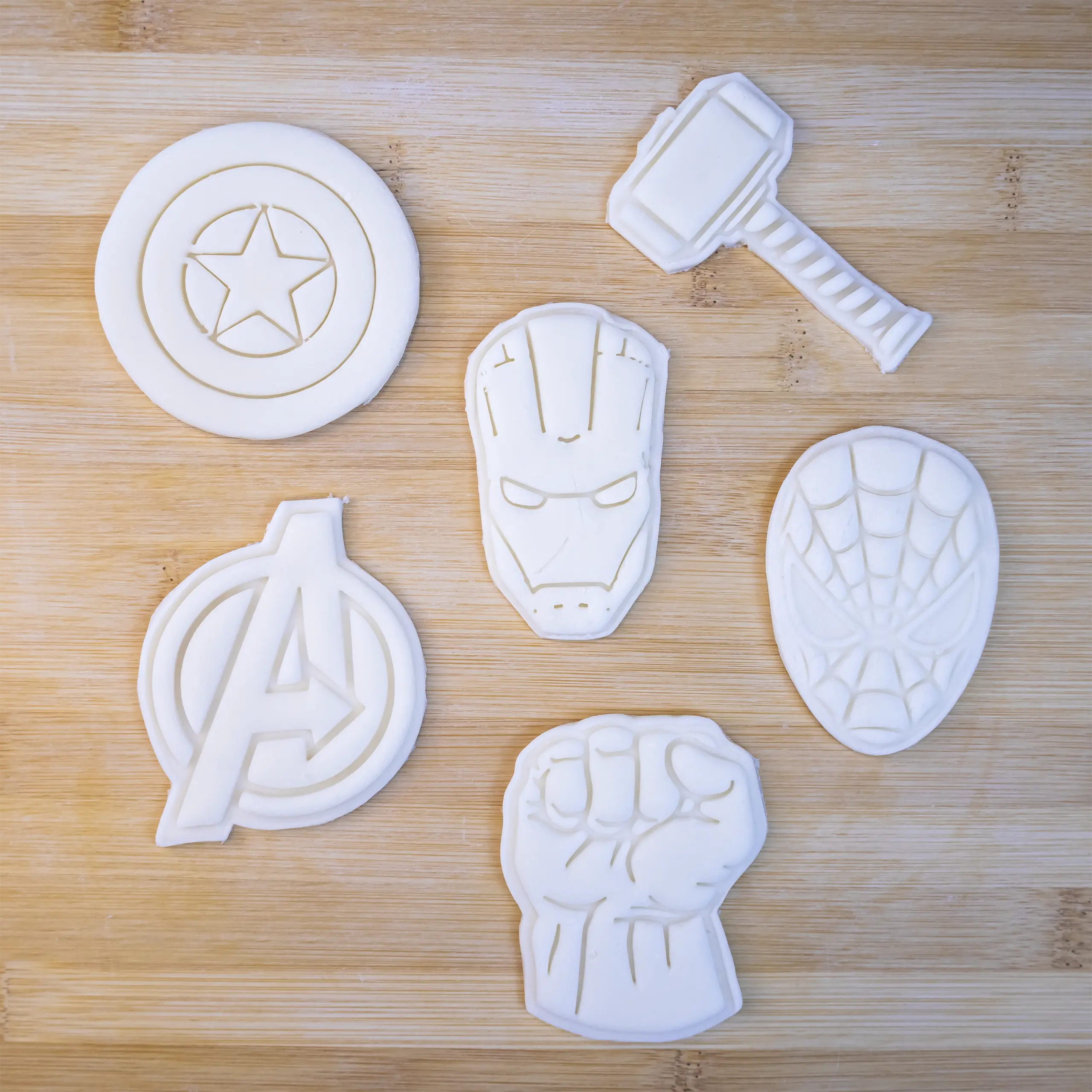 Süper Kahramanlar ve Süper Güçlü Kurabiyeler Seti (6 Parça 8-9 cm)