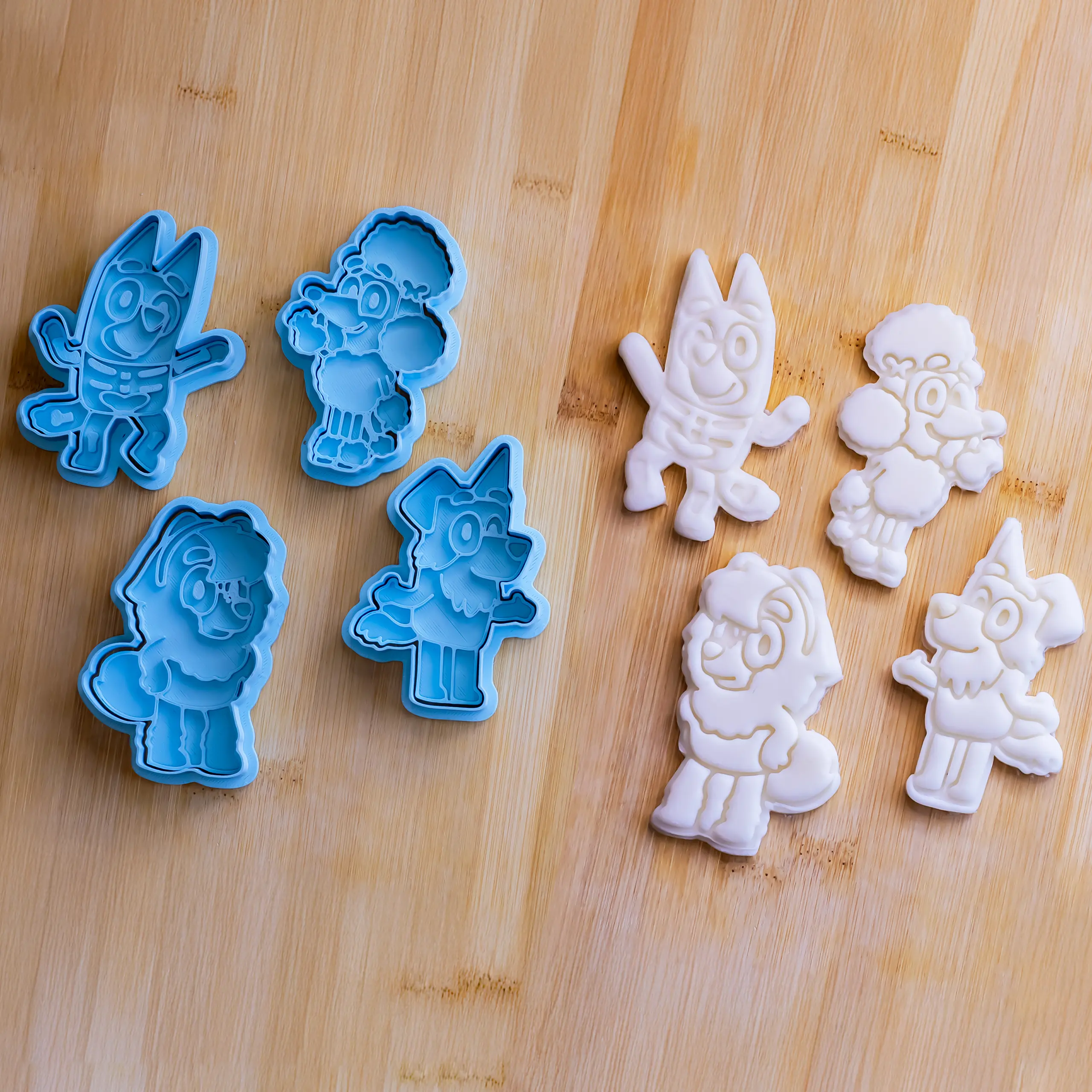 Köpek Kulübü Kurabiye Kalıp Seti (4 Parça 7-8 cm)