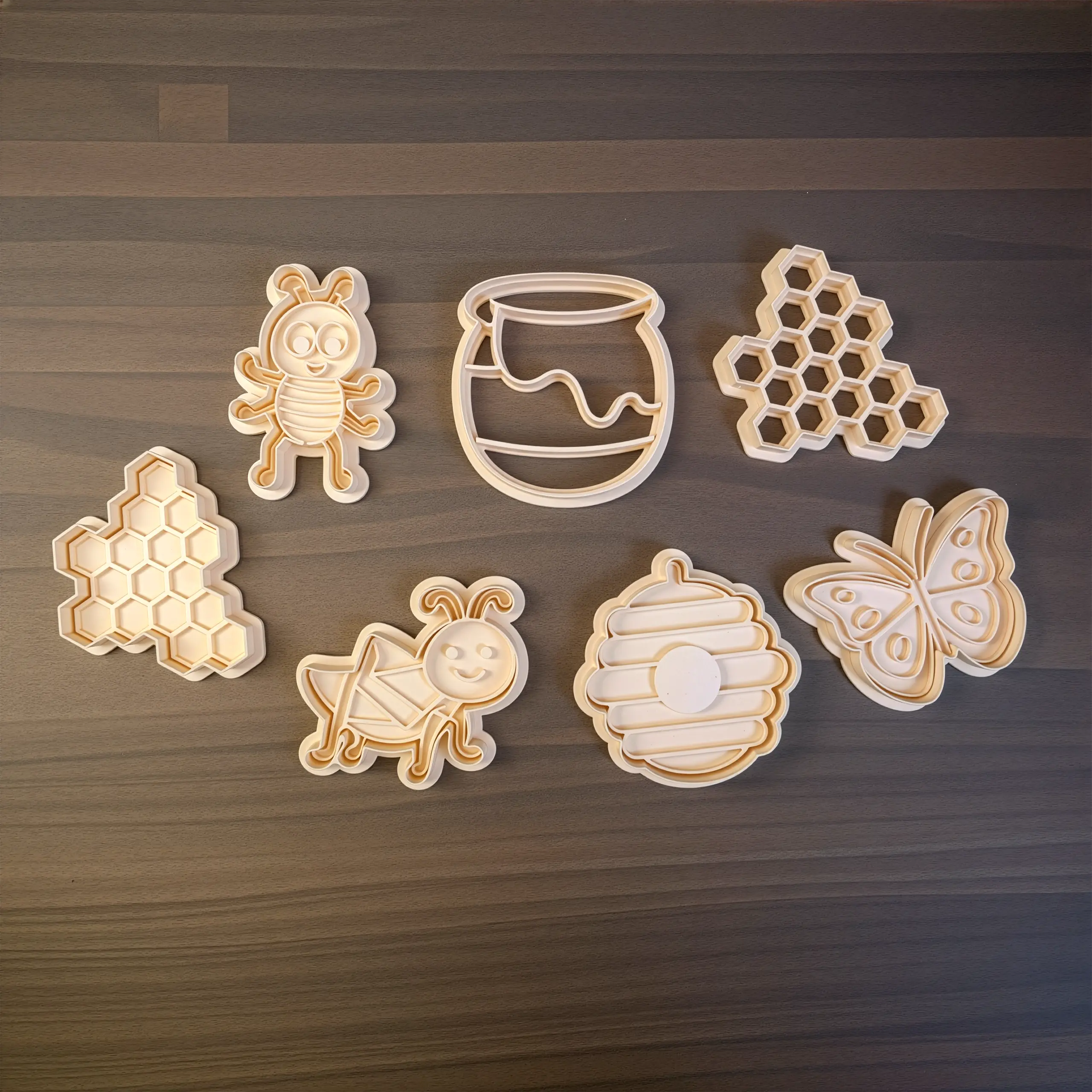 Minik Arı Dünyası Oyun Hamuru Kalıp Seti 7 Parça